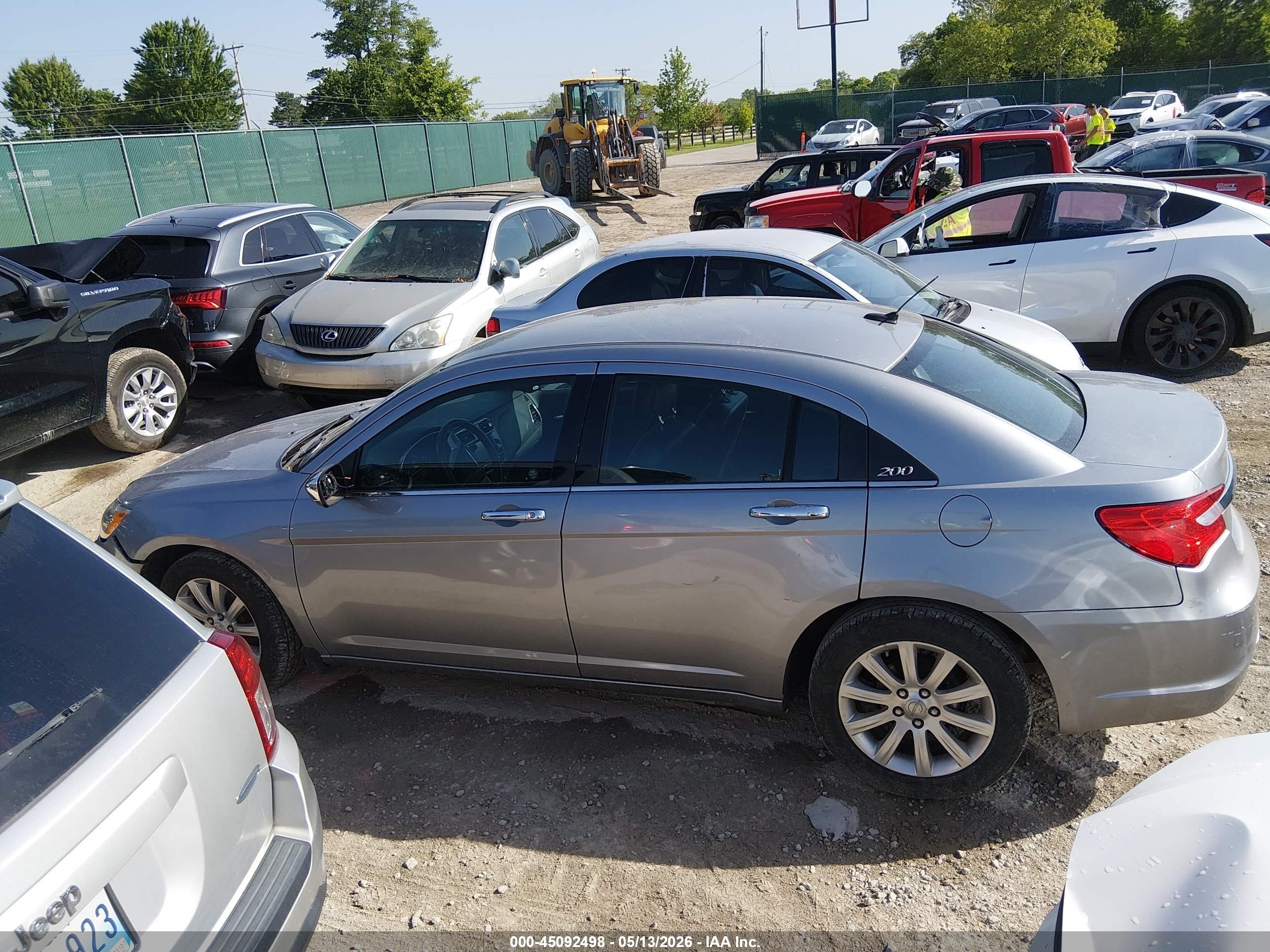 2013 Chrysler 200 Limited Silver vin: 1C3CCBCG1DN570725