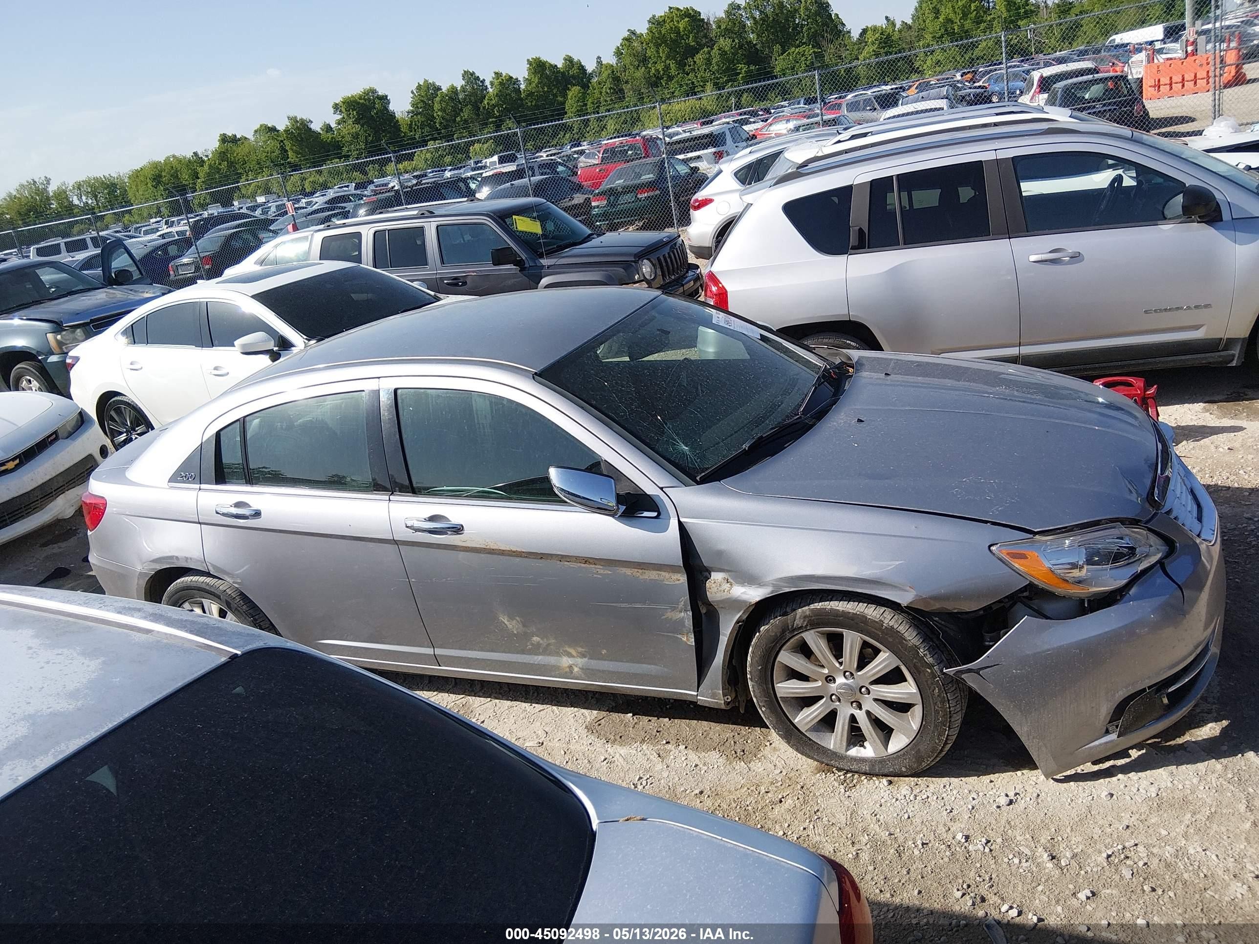 2013 Chrysler 200 Limited Silver vin: 1C3CCBCG1DN570725