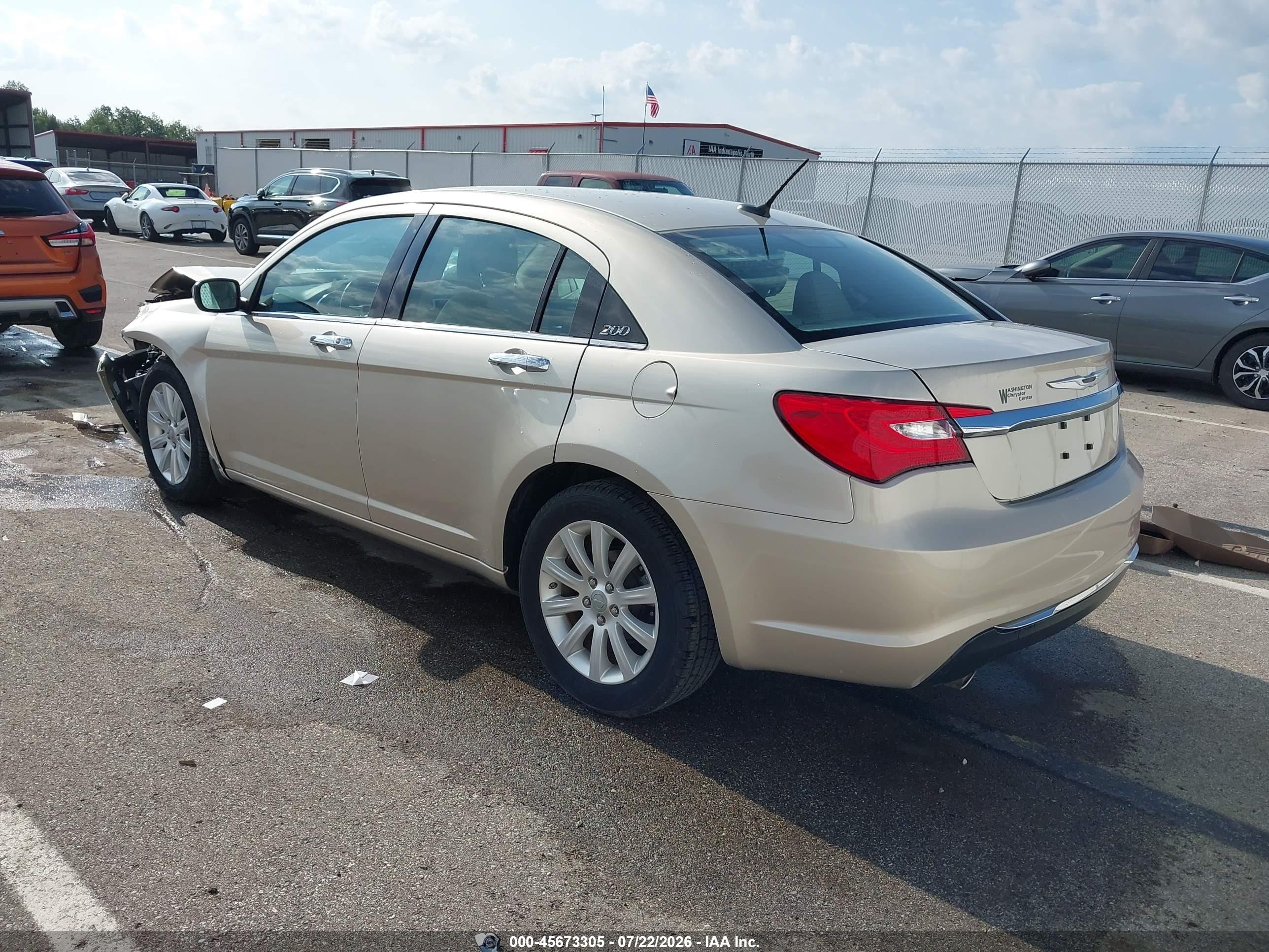 2013 Chrysler 200 Limited Silver vin: 1C3CCBCG1DN747371