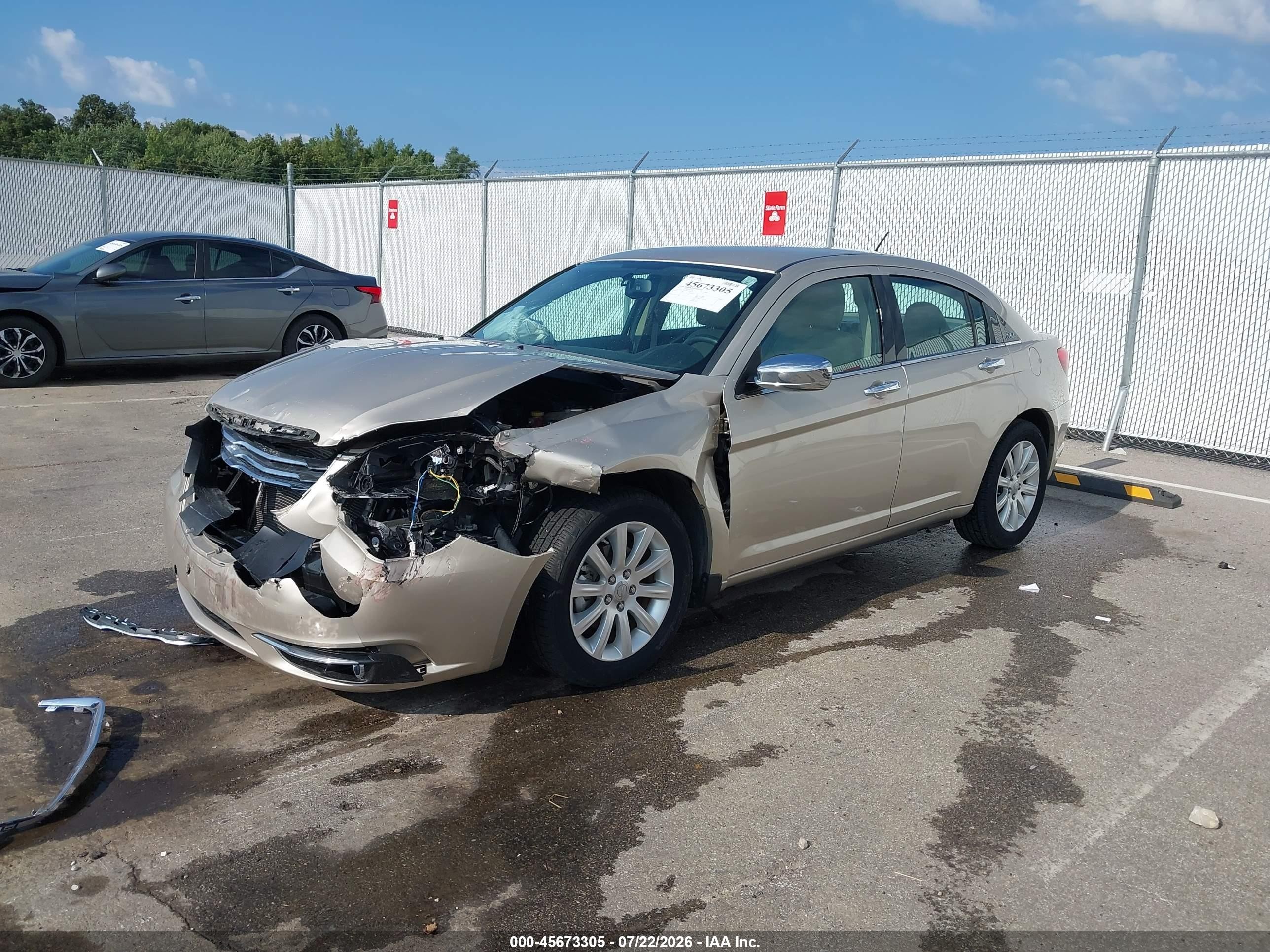 2013 Chrysler 200 Limited Silver vin: 1C3CCBCG1DN747371