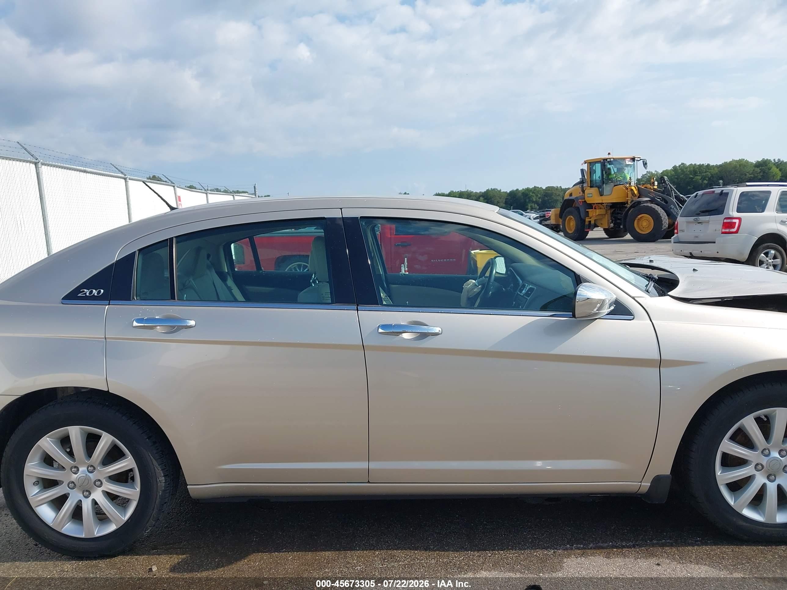 2013 Chrysler 200 Limited Silver vin: 1C3CCBCG1DN747371