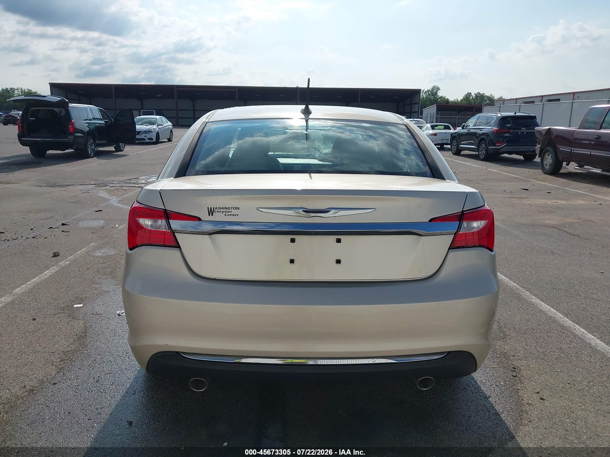 2013 Chrysler 200 Limited Silver vin: 1C3CCBCG1DN747371