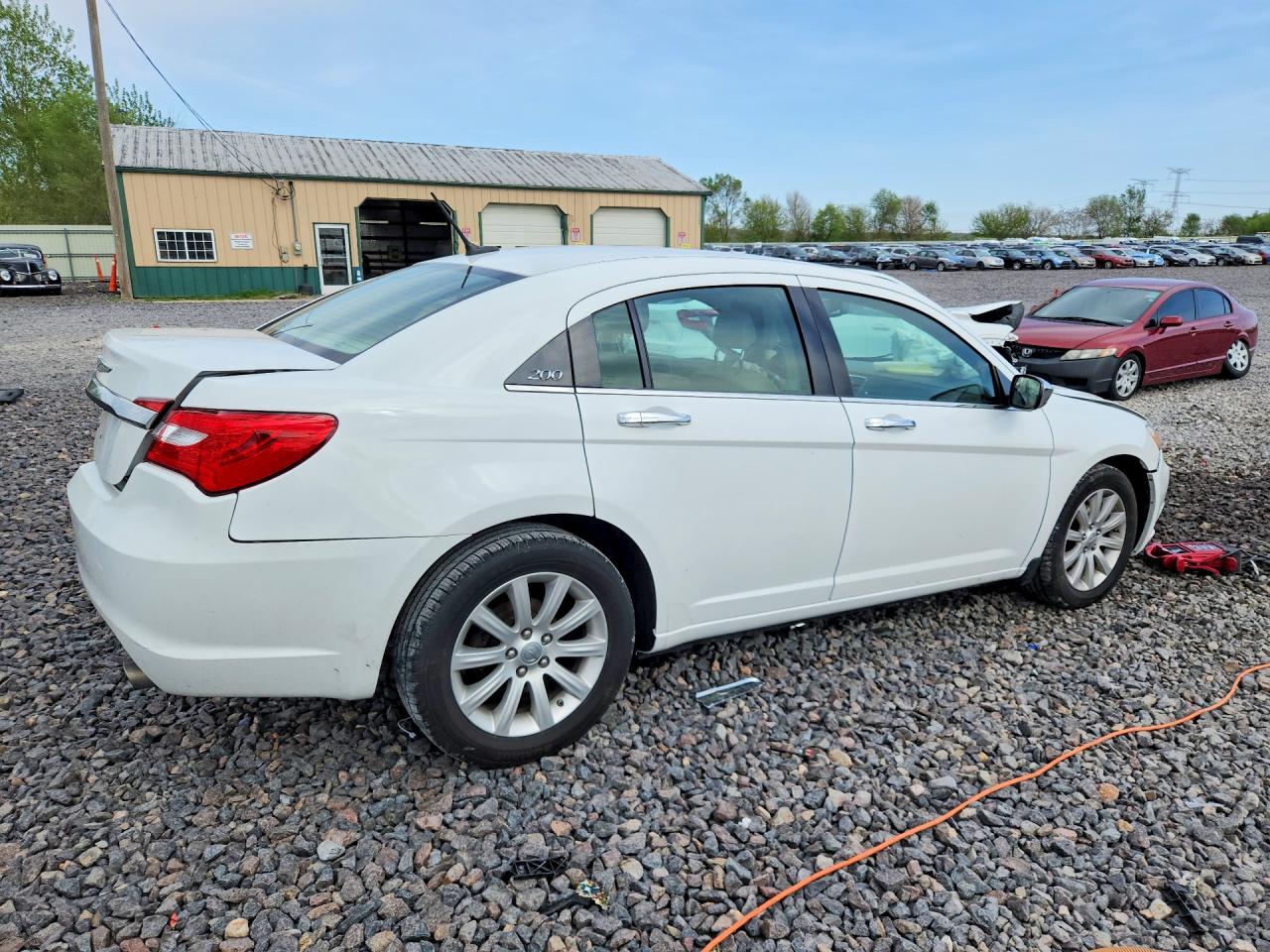 2014 Chrysler 200 Limited White vin: 1C3CCBCG1EN134586