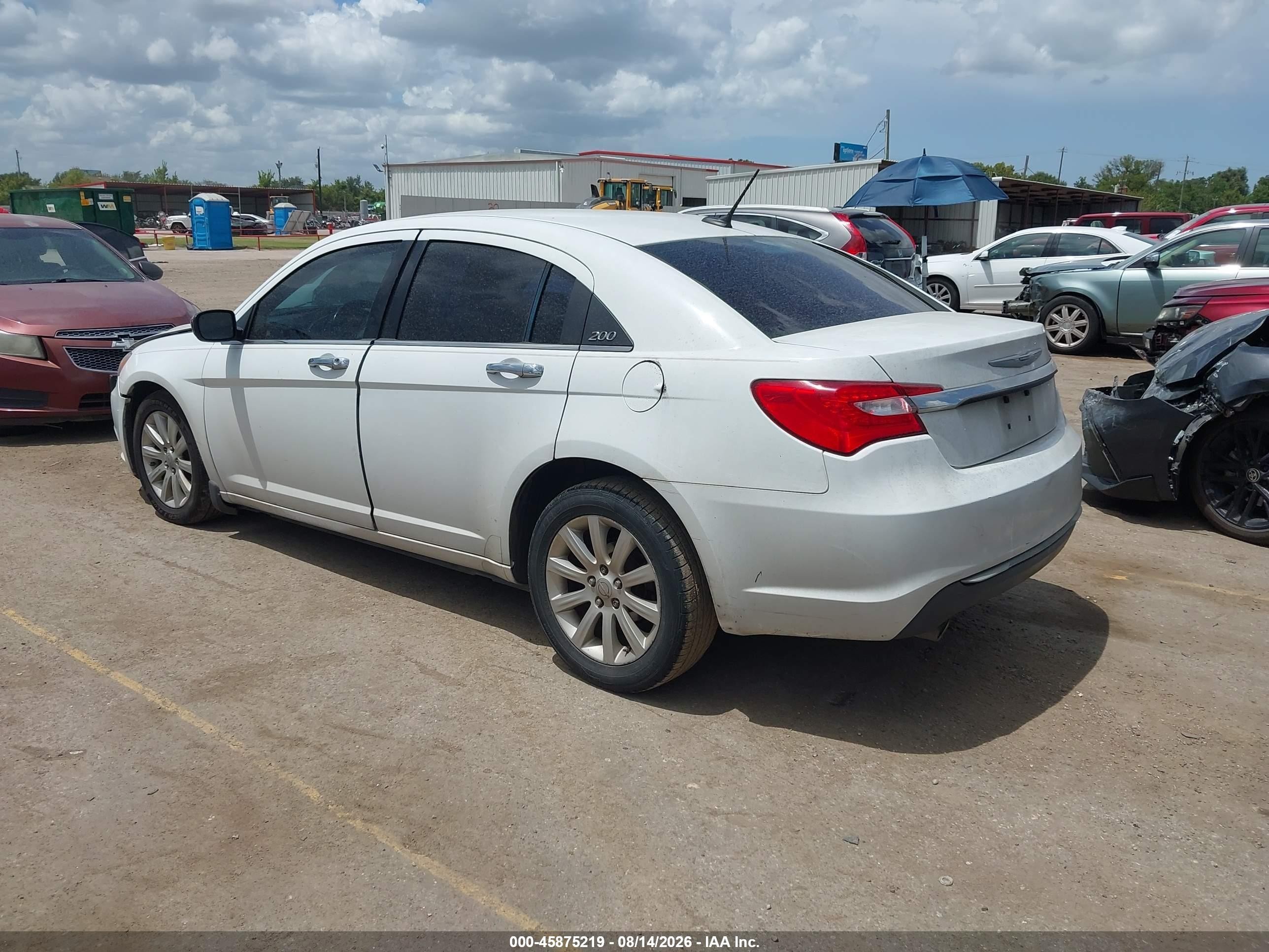 2014 Chrysler 200 Limited White vin: 1C3CCBCG1EN185604