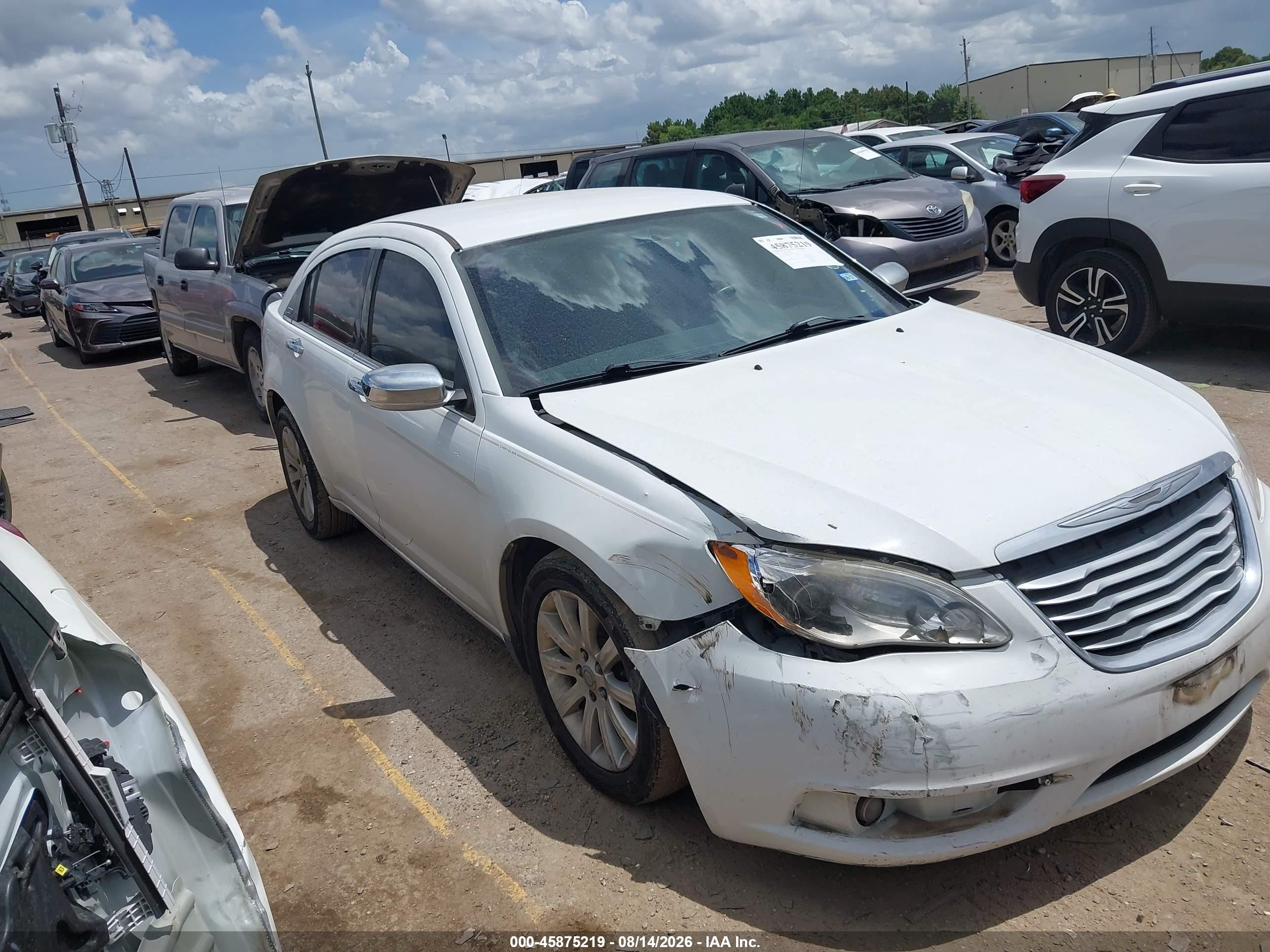 2014 Chrysler 200 Limited White vin: 1C3CCBCG1EN185604