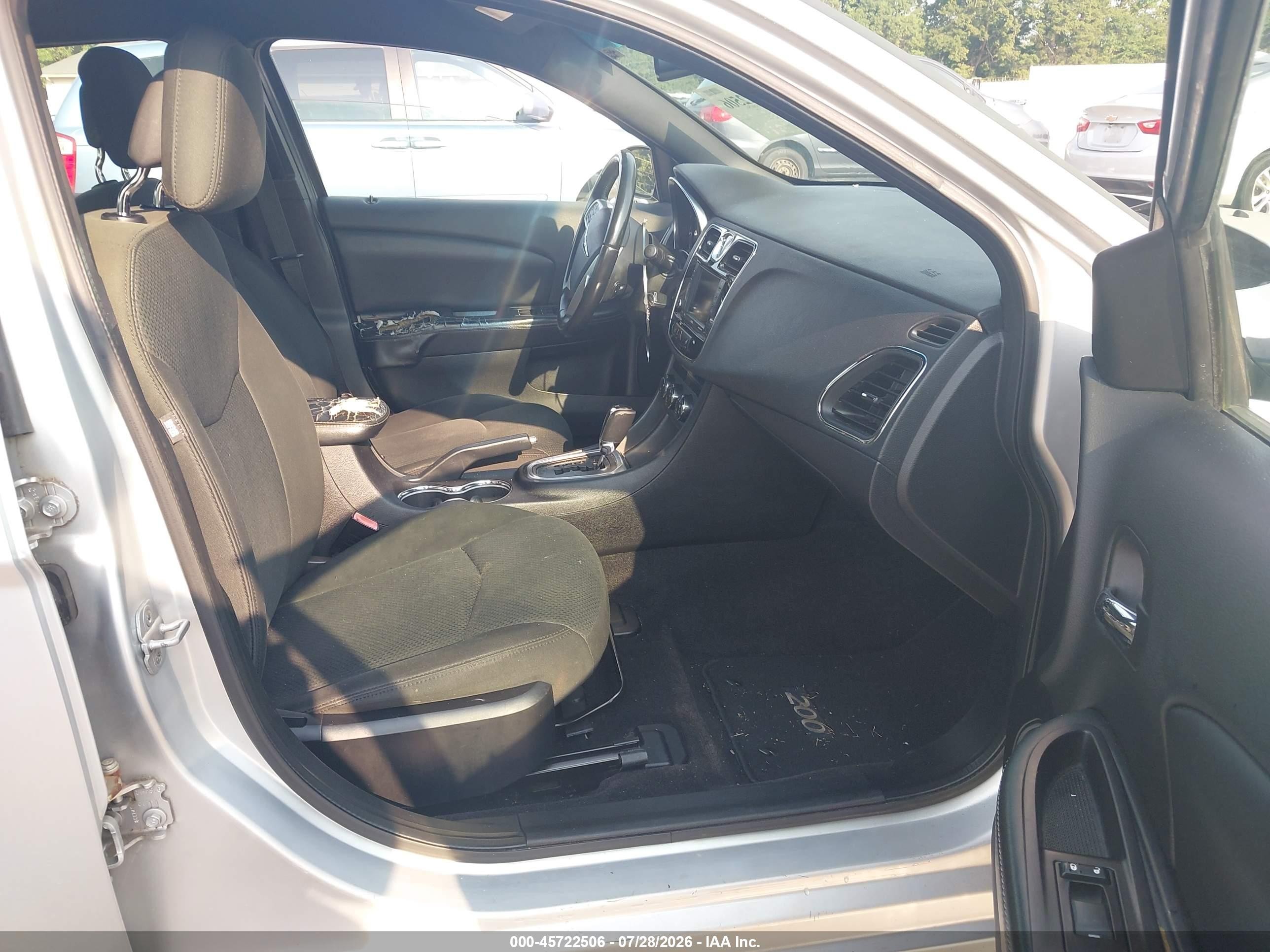 2012 Chrysler 200 Limited Silver vin: 1C3CCBCG2CN102114