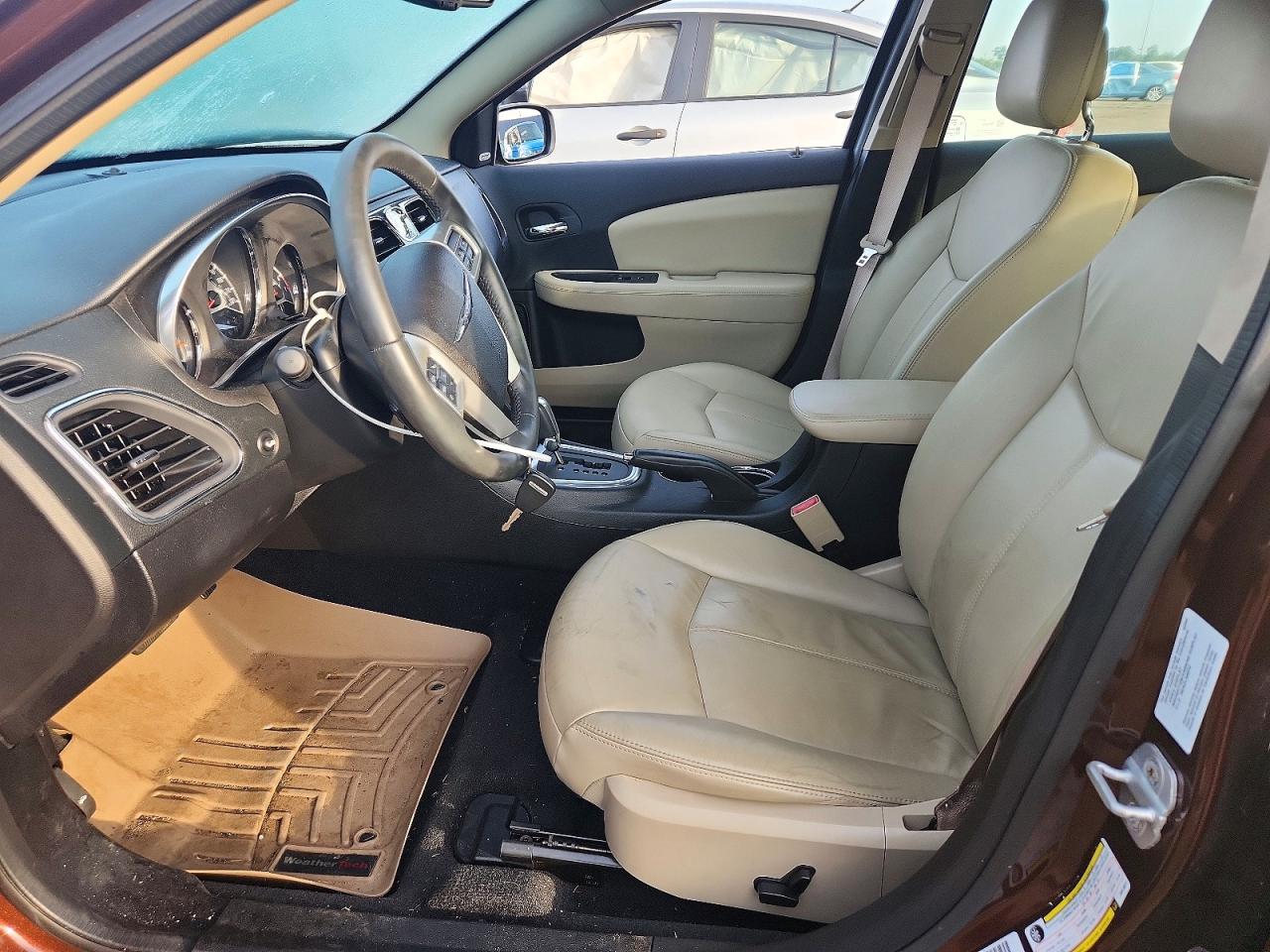 2013 Chrysler 200 Limited Brown vin: 1C3CCBCG2DN618071