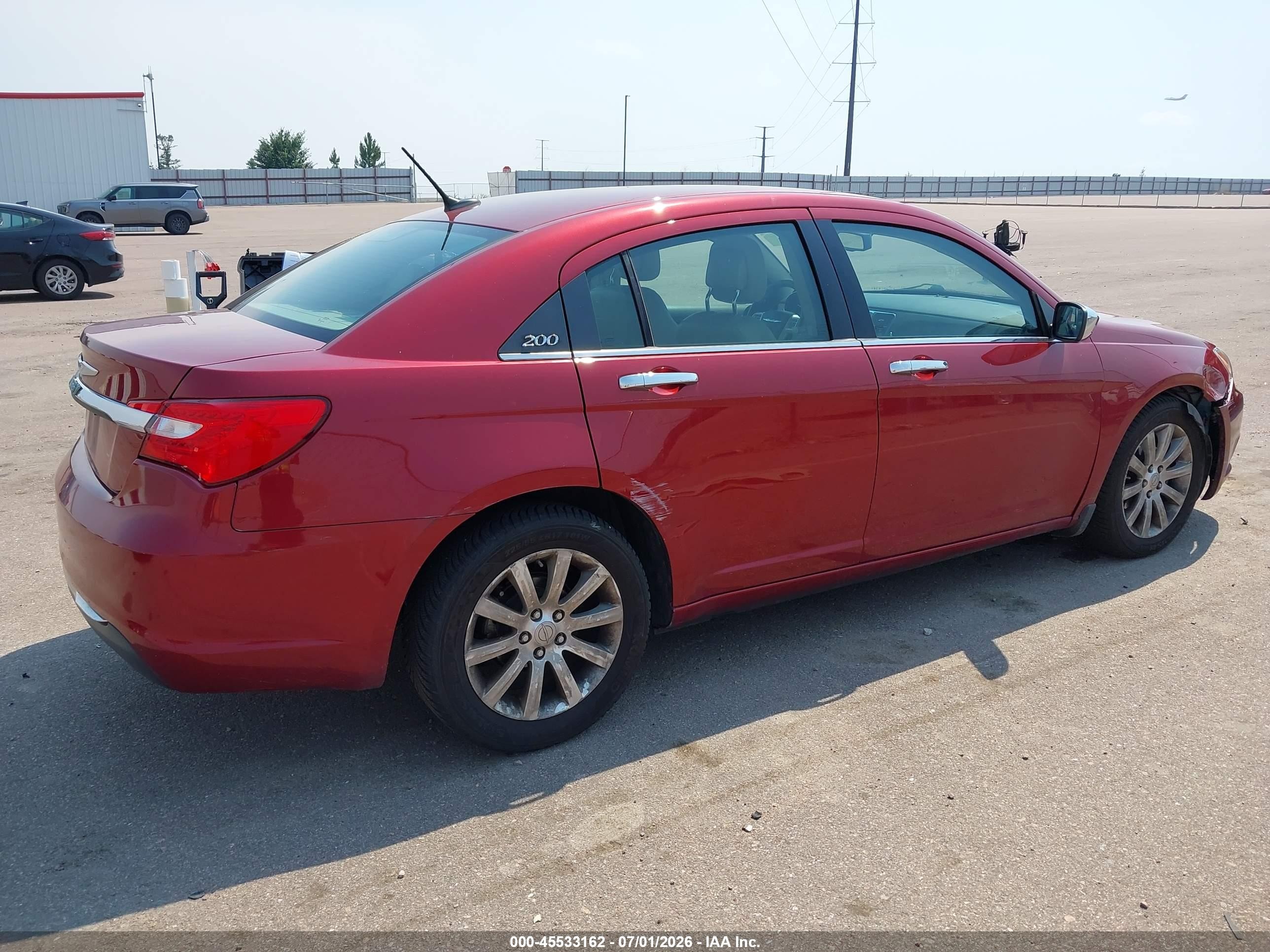 2013 Chrysler 200 Limited Red vin: 1C3CCBCG2DN629880