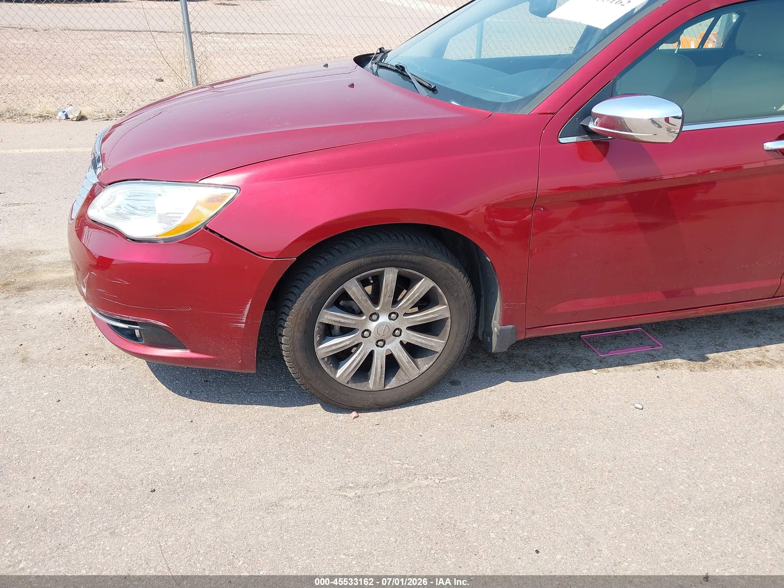 2013 Chrysler 200 Limited Red vin: 1C3CCBCG2DN629880