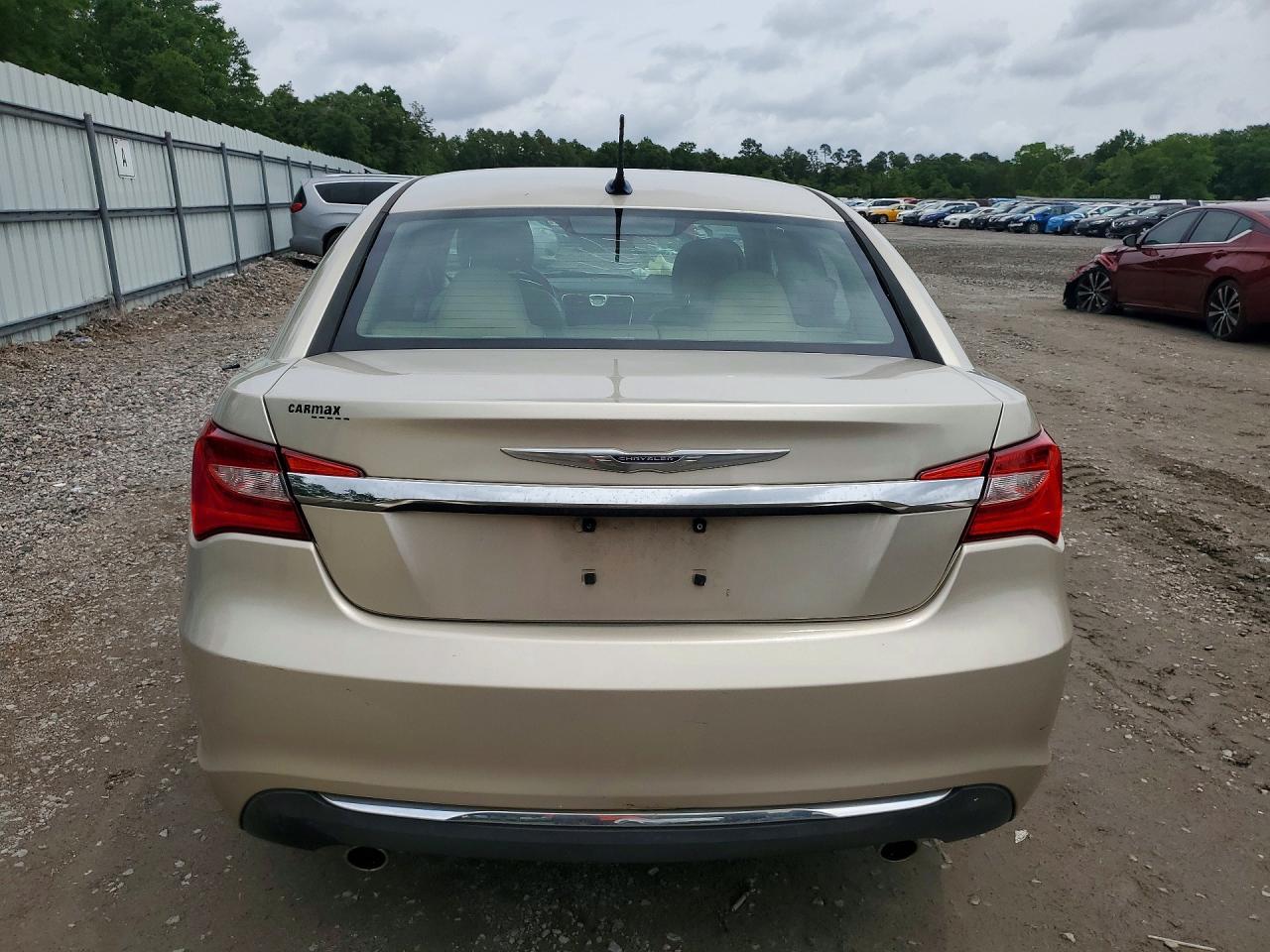2013 Chrysler 200 Limited Gold vin: 1C3CCBCG2DN650163