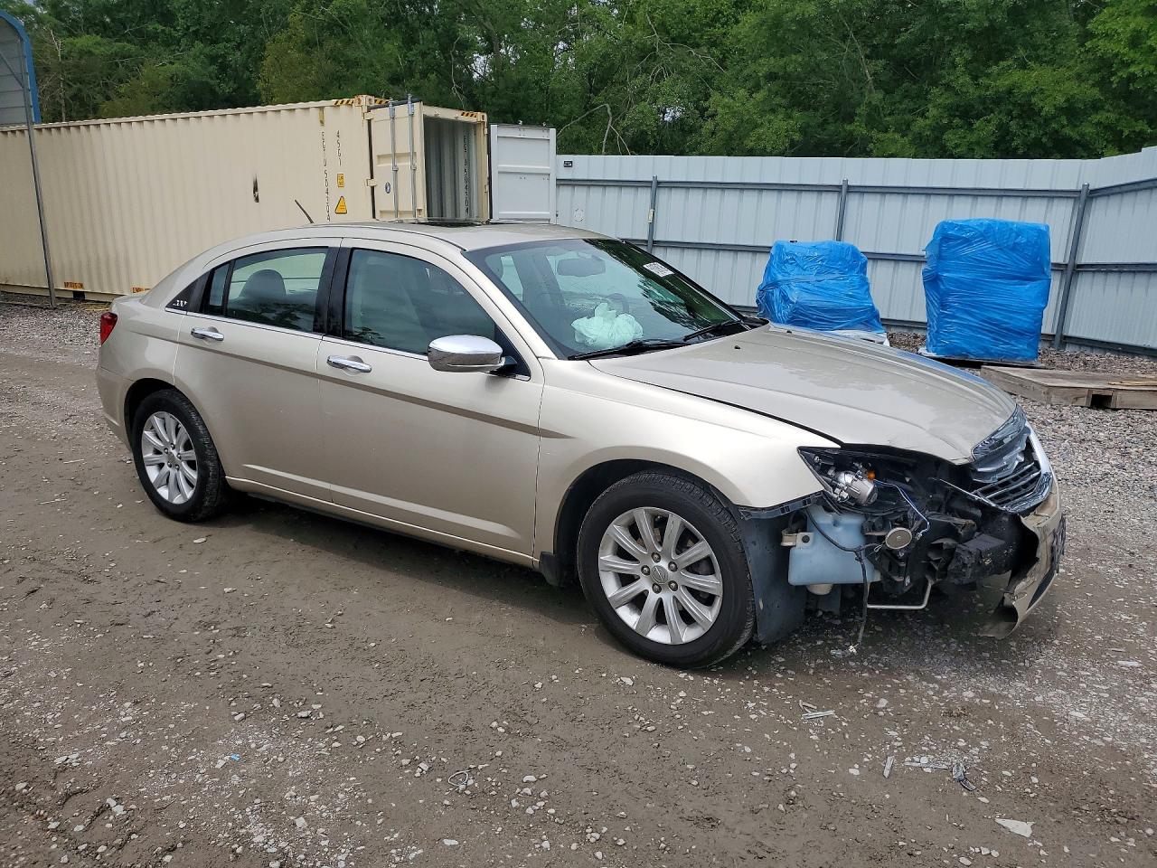 2013 Chrysler 200 Limited Gold vin: 1C3CCBCG2DN650163