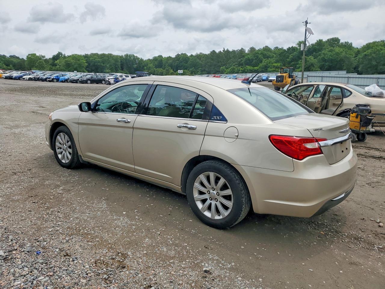 2013 Chrysler 200 Limited Gold vin: 1C3CCBCG2DN650163