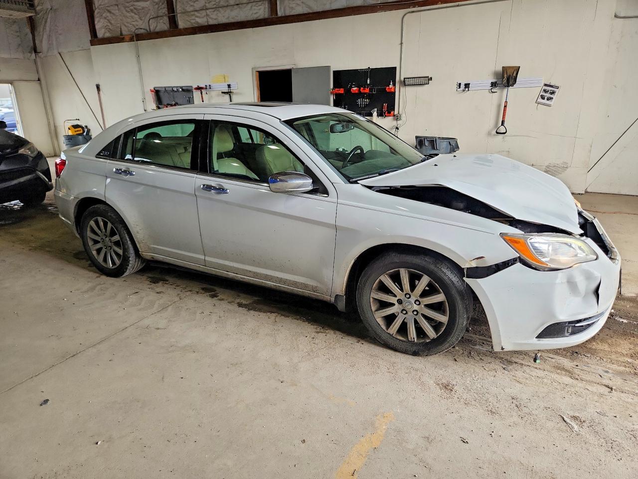 2014 Chrysler 200 Limited White vin: 1C3CCBCG2EN156242