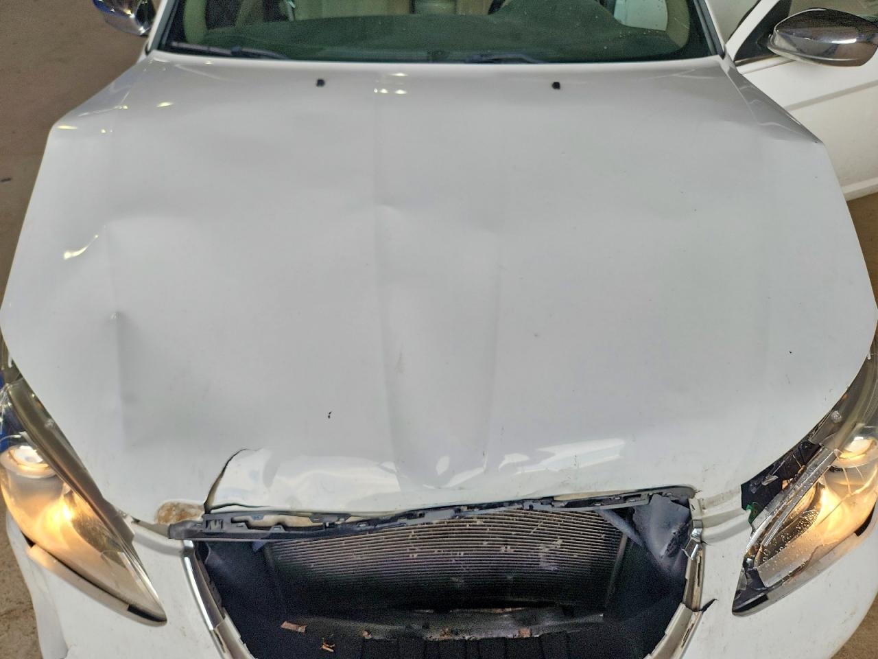 2014 Chrysler 200 Limited White vin: 1C3CCBCG2EN156242