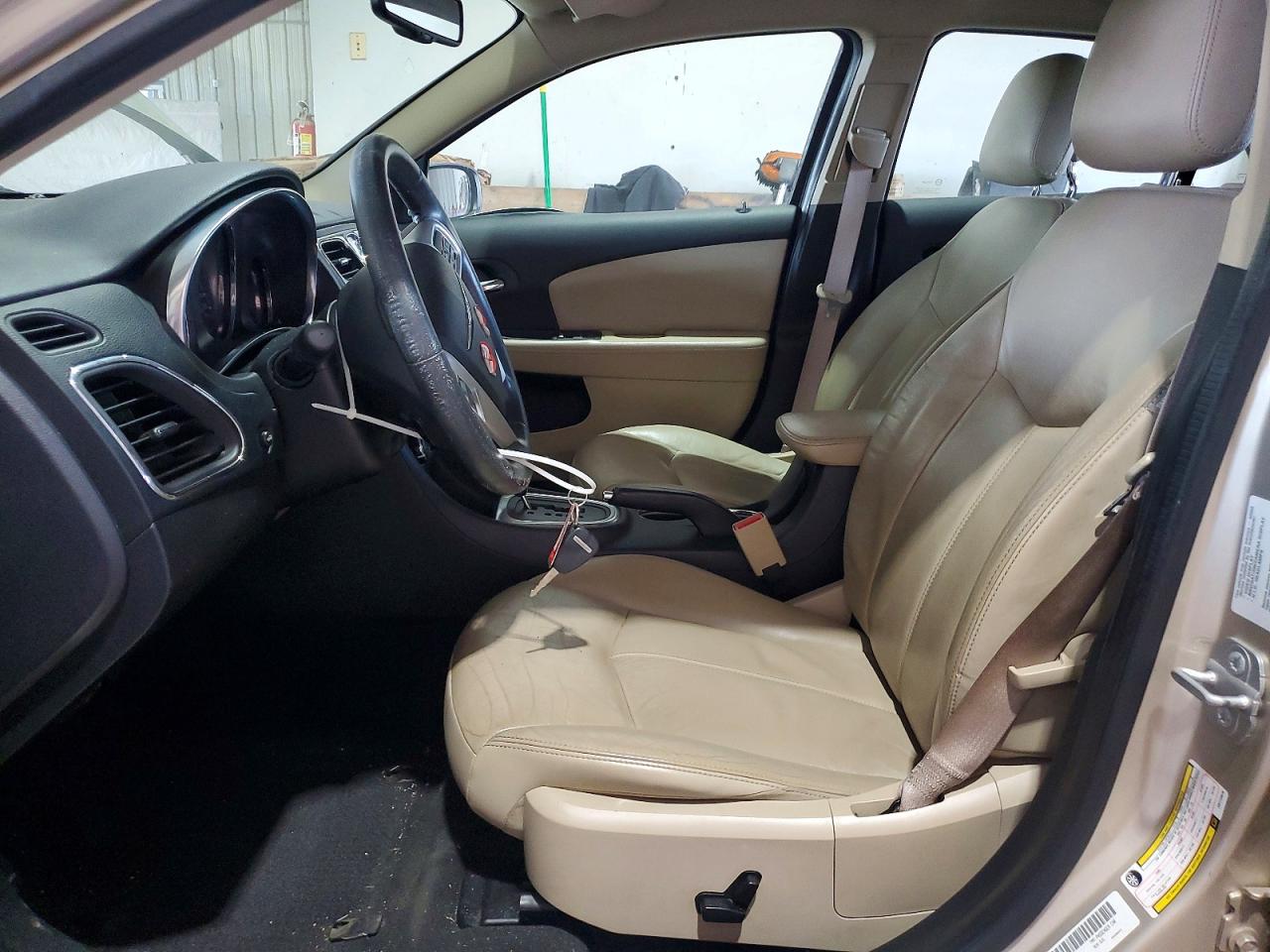 2014 Chrysler 200 Limited Beige vin: 1C3CCBCG2EN172876