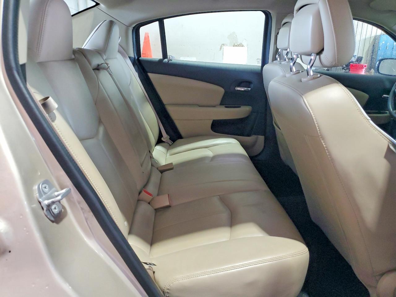 2014 Chrysler 200 Limited Beige vin: 1C3CCBCG2EN172876