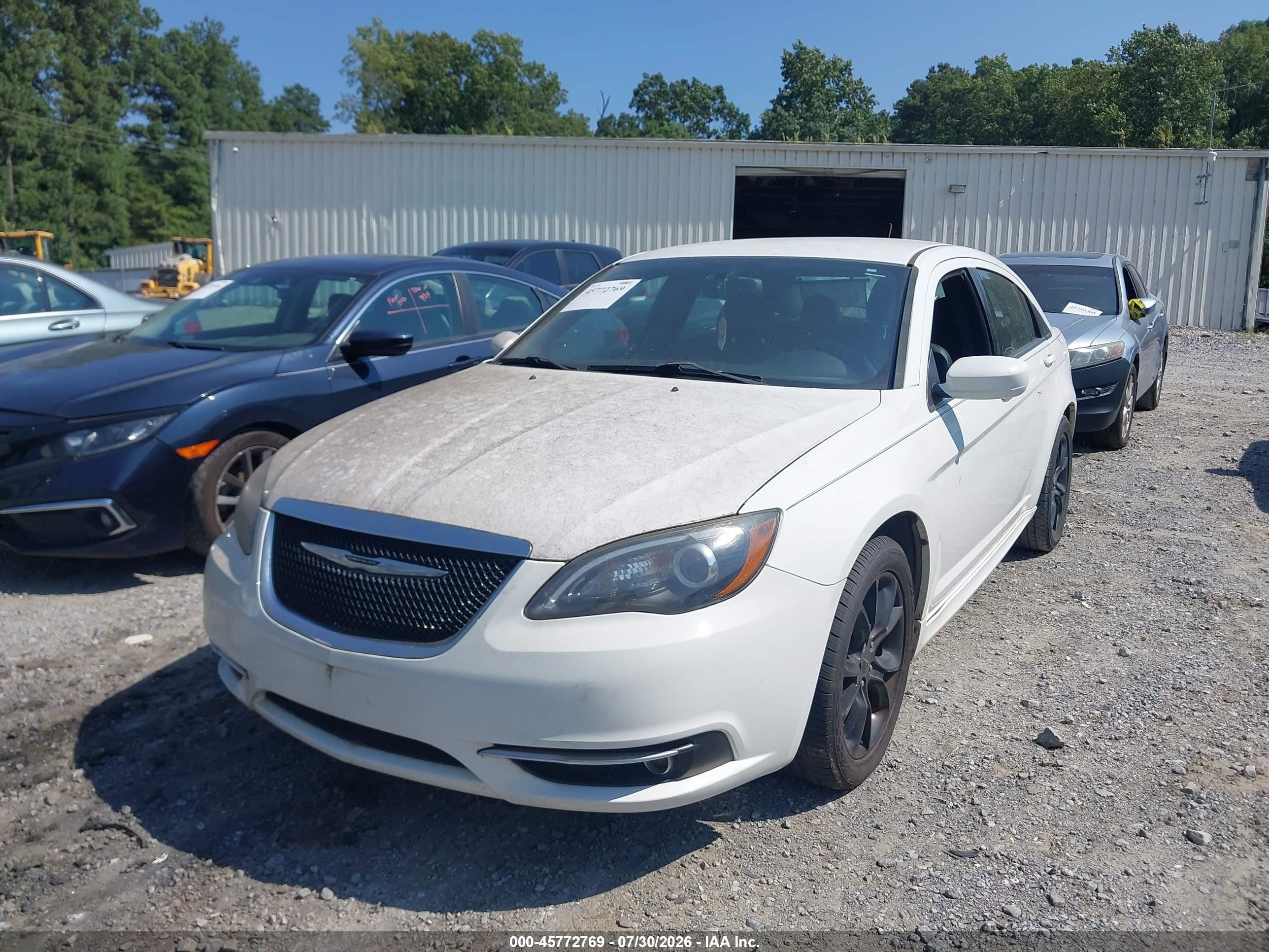 2014 Chrysler 200 Limited White vin: 1C3CCBCG2EN186311