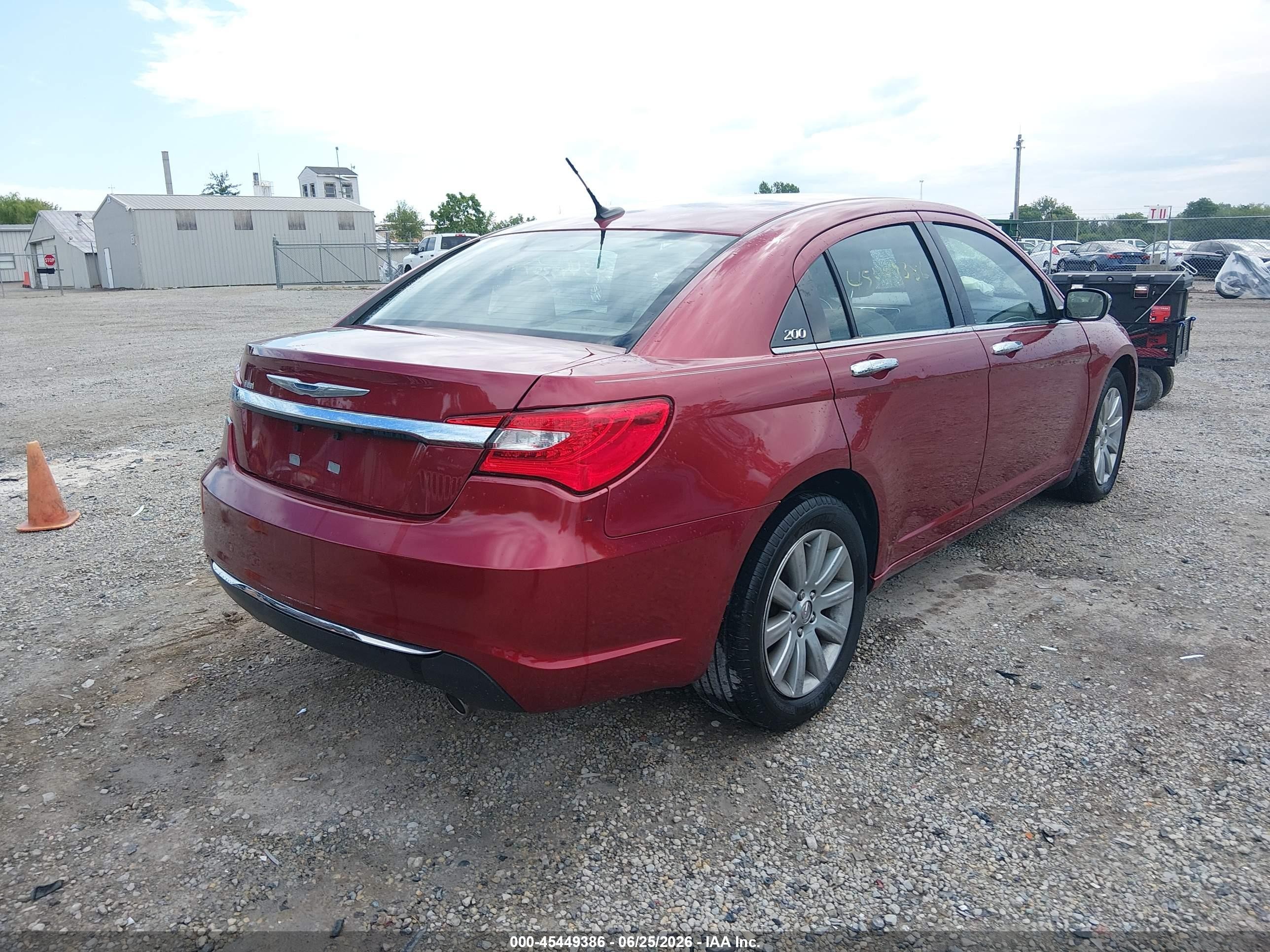 2014 Chrysler 200 Limited Red vin: 1C3CCBCG3EN135027