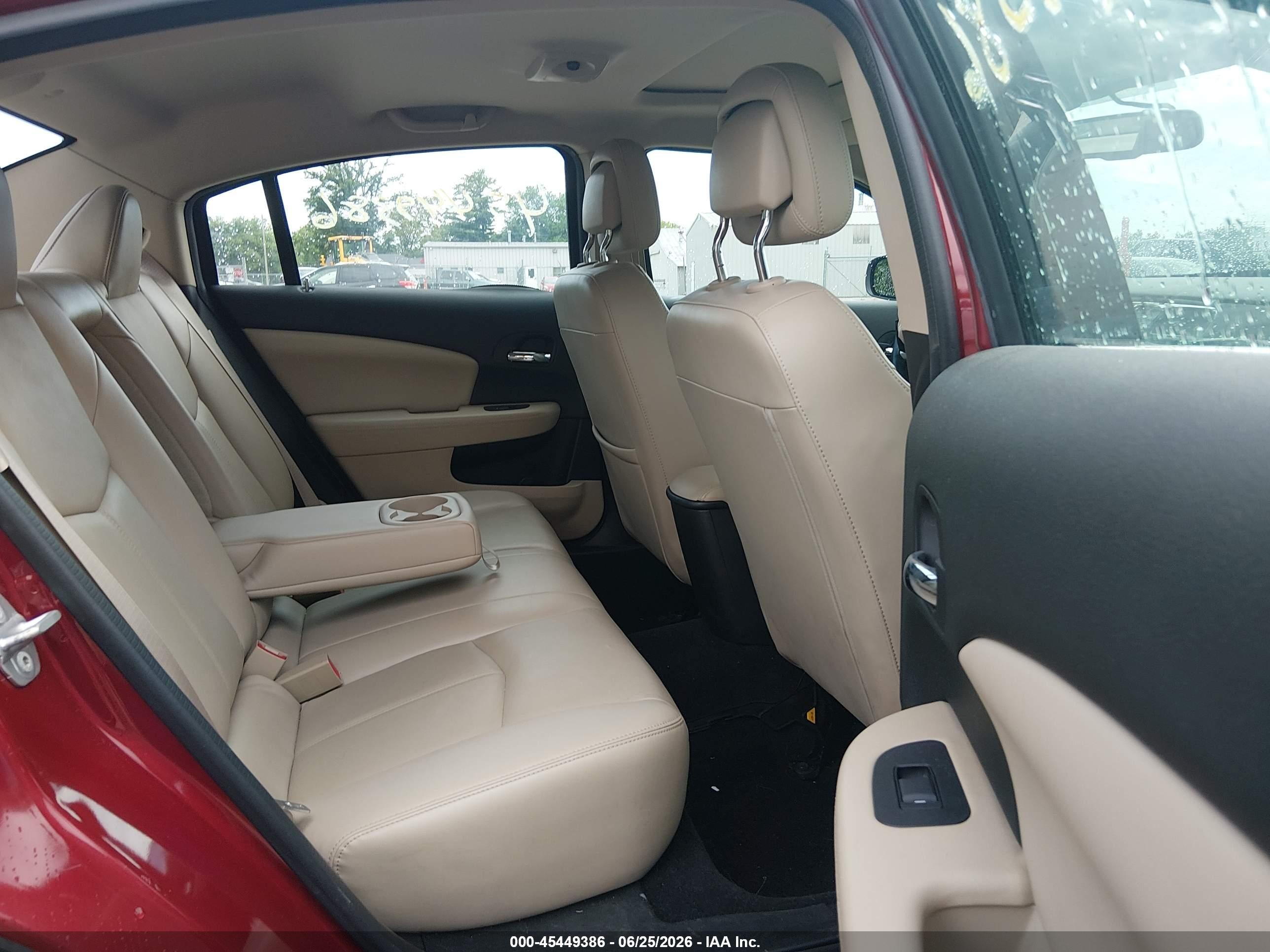 2014 Chrysler 200 Limited Red vin: 1C3CCBCG3EN135027