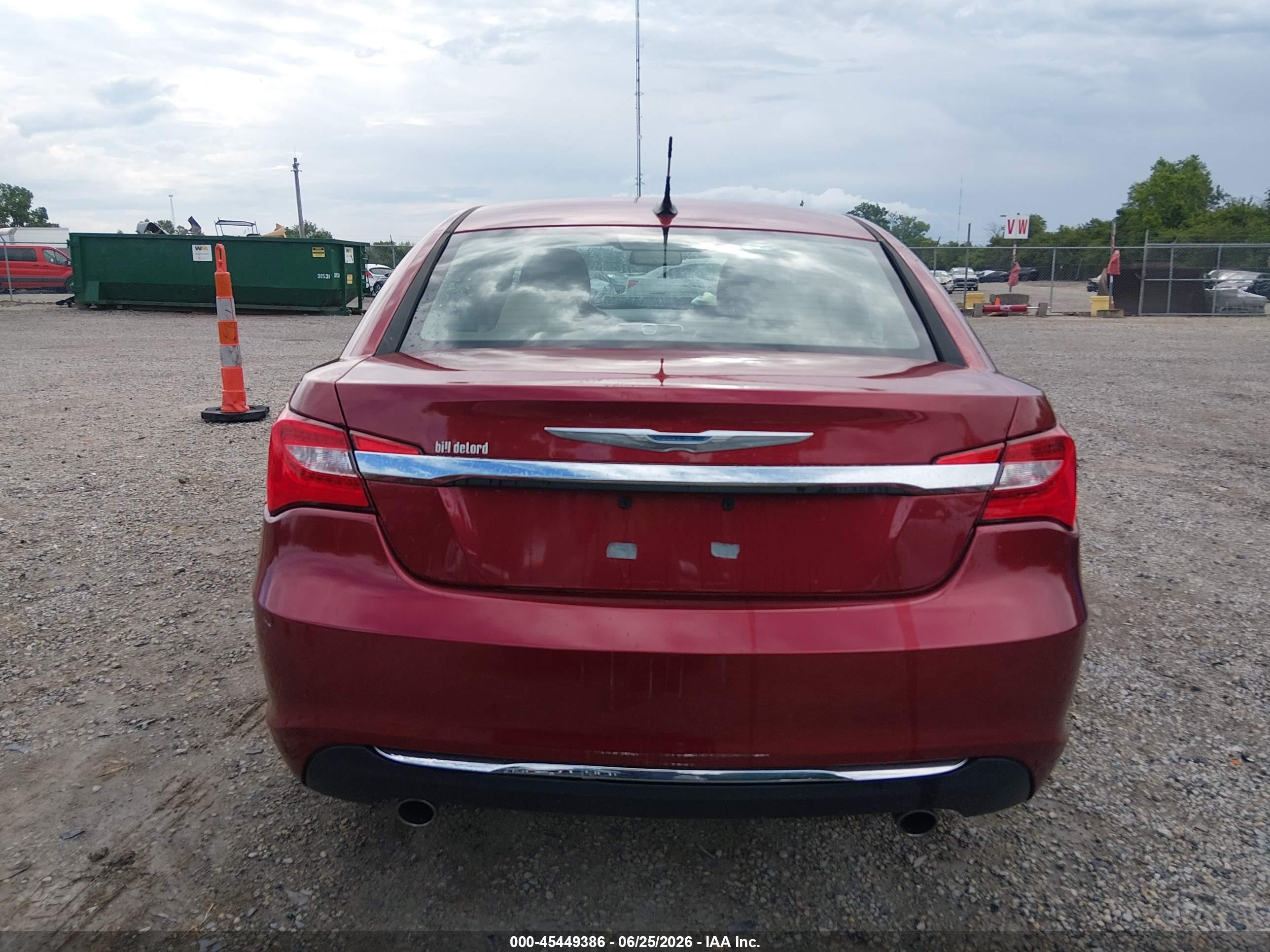 2014 Chrysler 200 Limited Red vin: 1C3CCBCG3EN135027