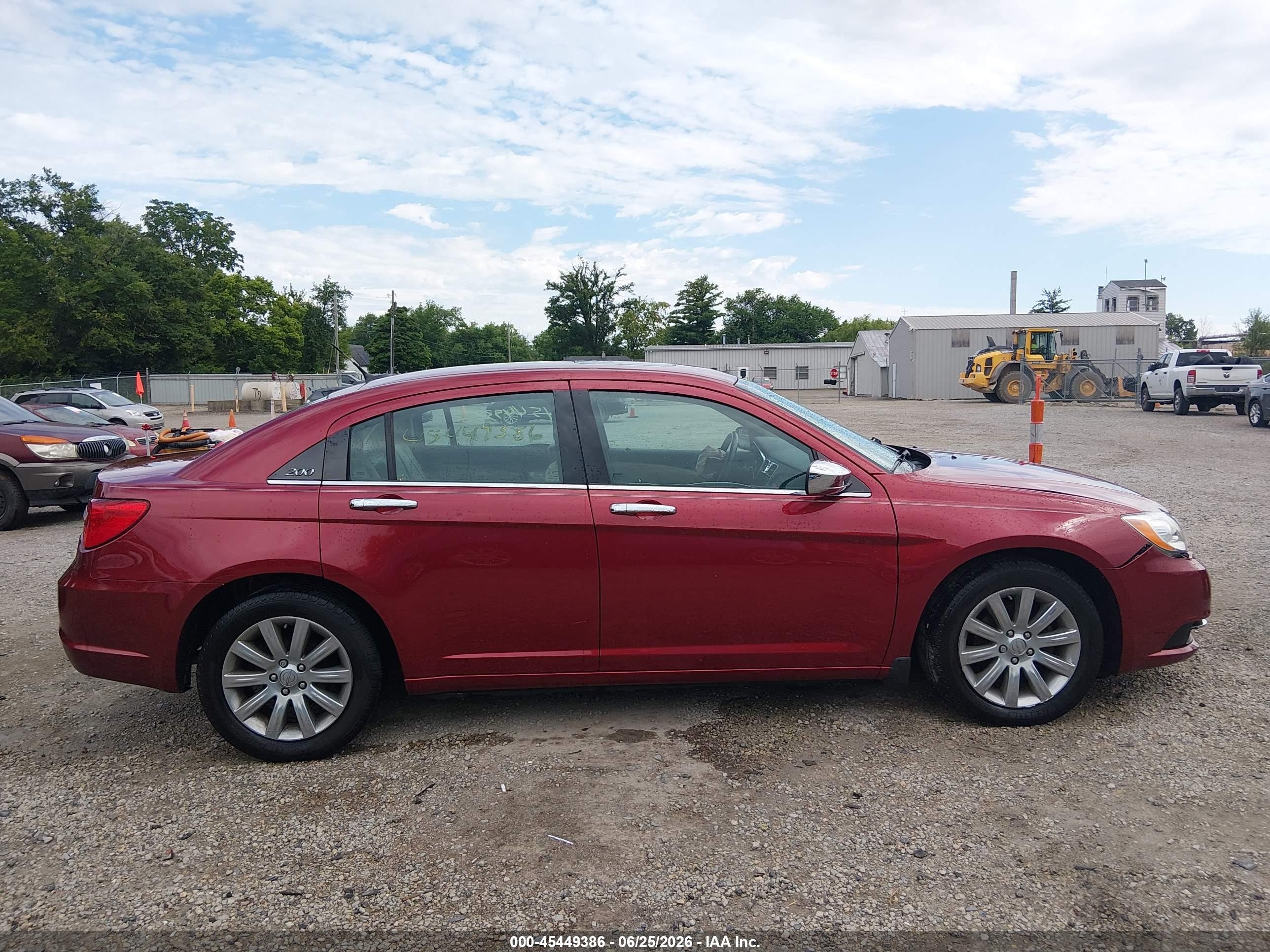 2014 Chrysler 200 Limited Red vin: 1C3CCBCG3EN135027