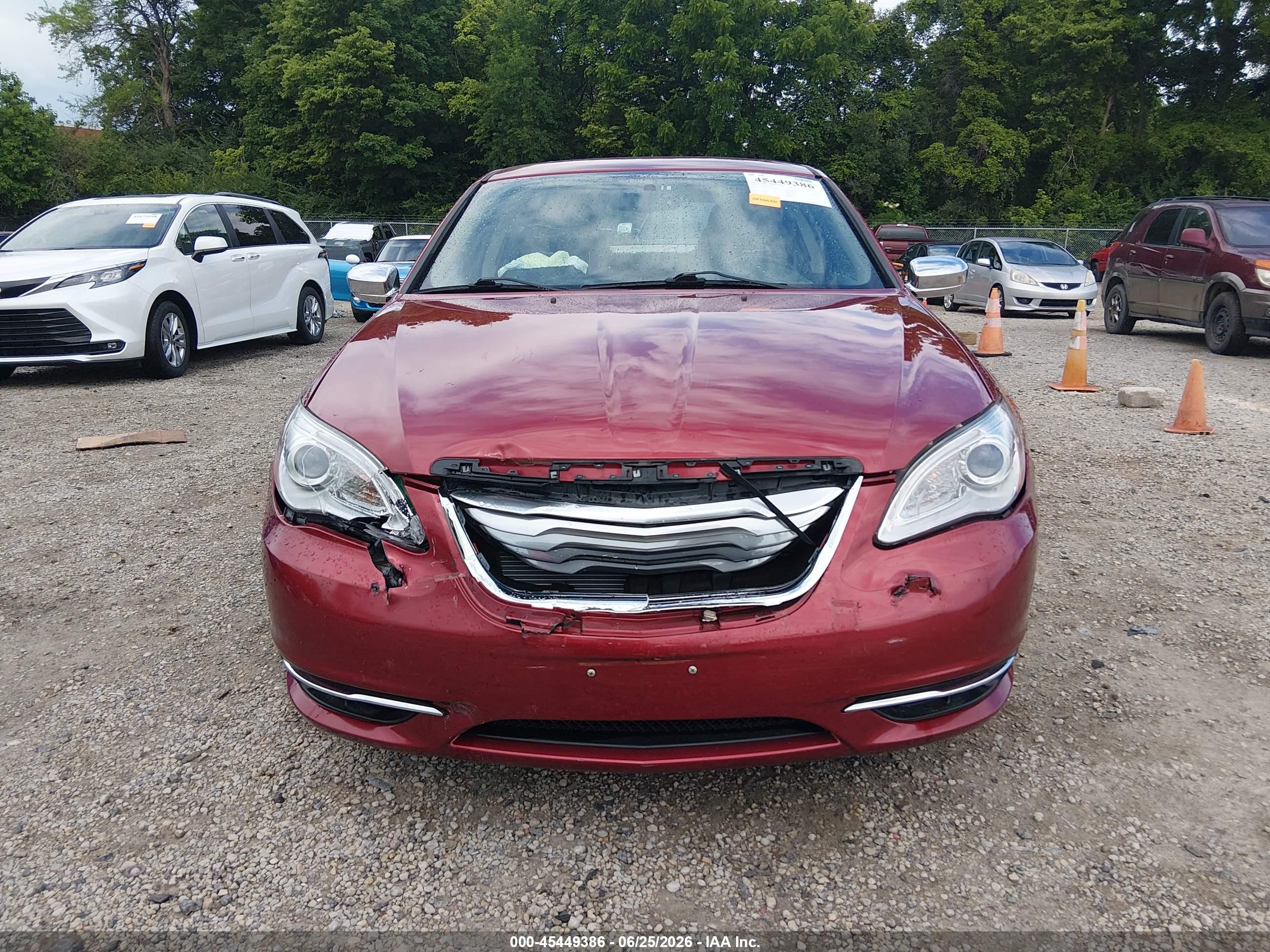 2014 Chrysler 200 Limited Red vin: 1C3CCBCG3EN135027