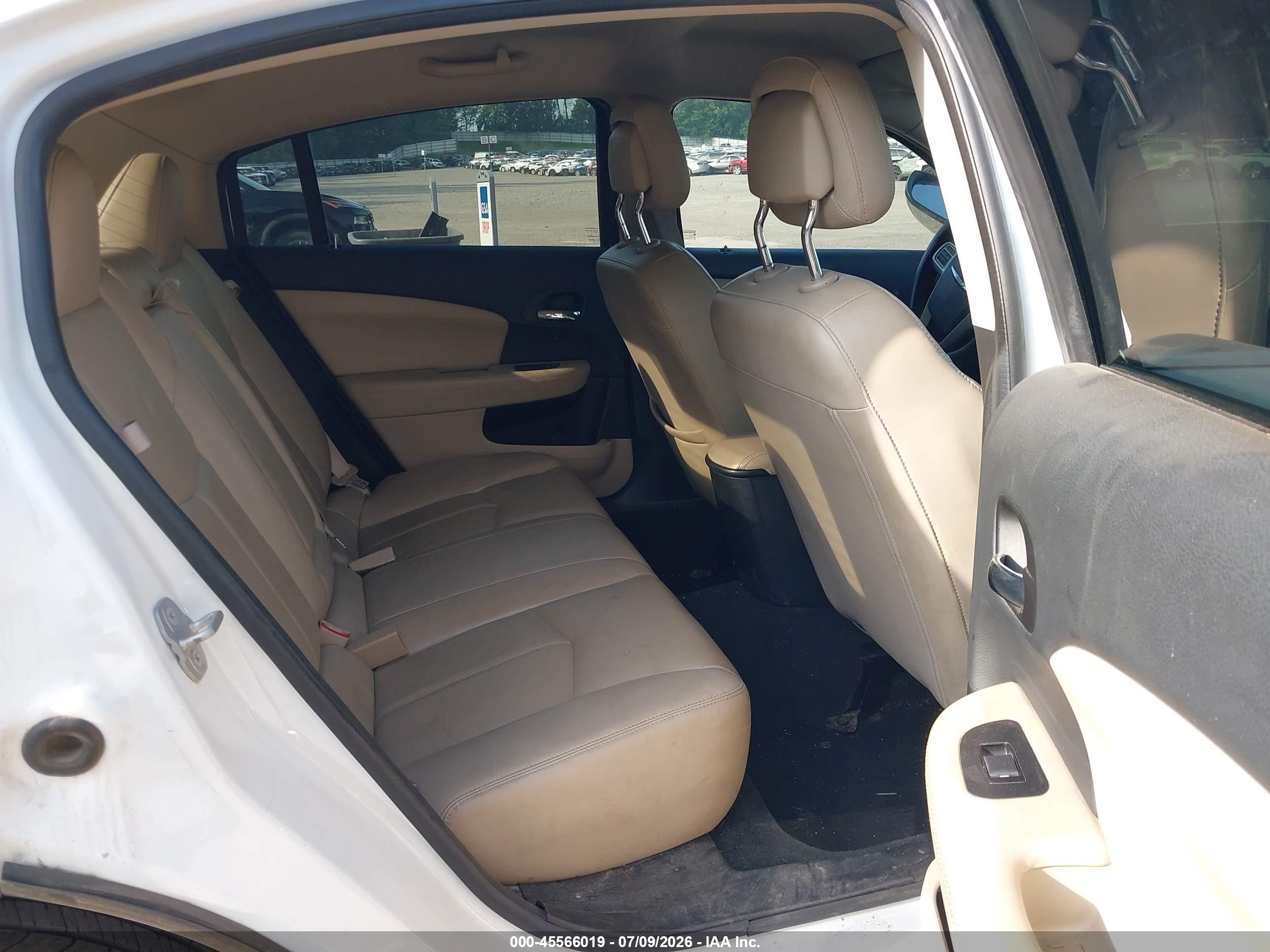 2014 Chrysler 200 Limited White vin: 1C3CCBCG3EN159358
