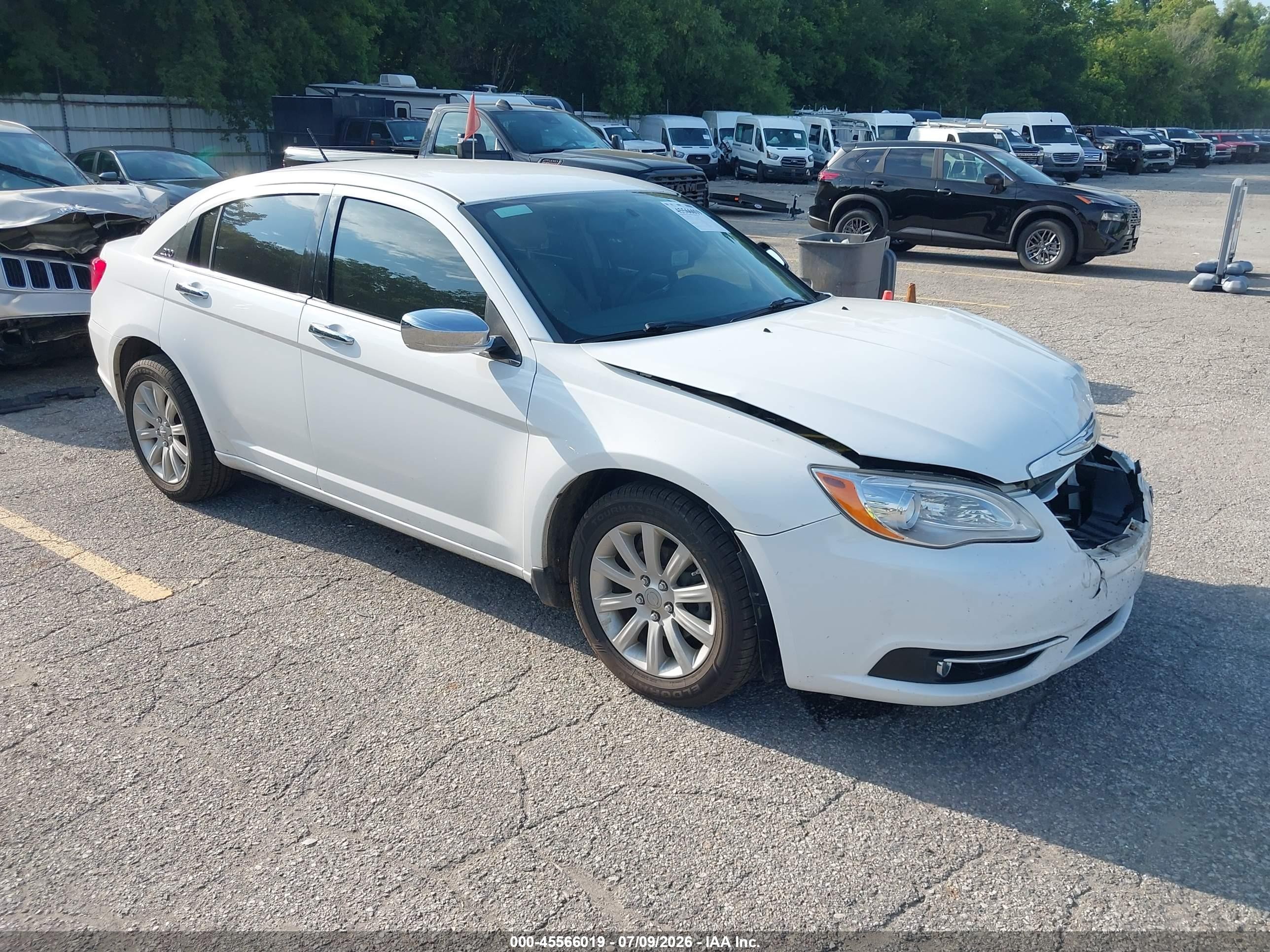 2014 Chrysler 200 Limited White vin: 1C3CCBCG3EN159358
