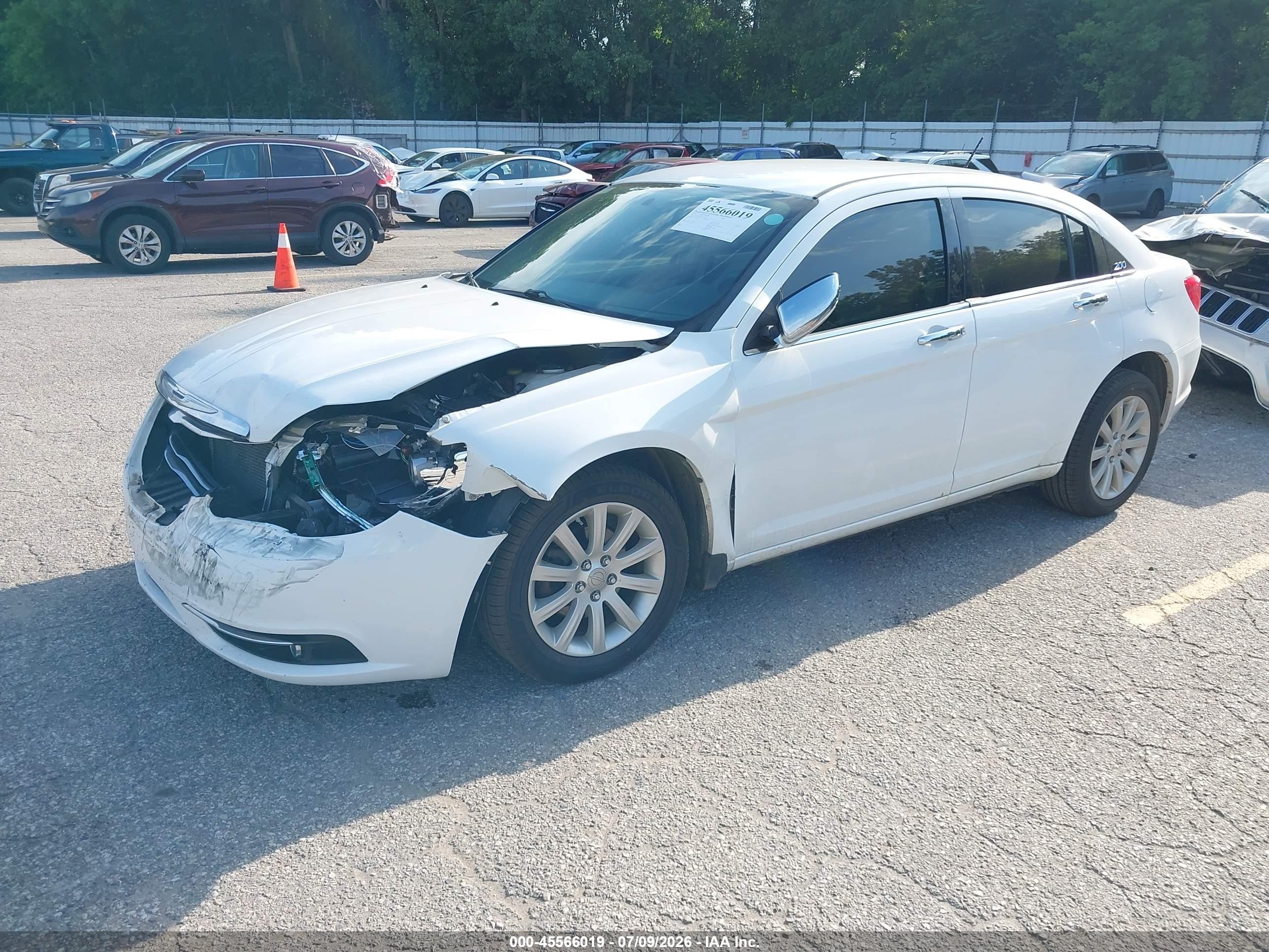 2014 Chrysler 200 Limited White vin: 1C3CCBCG3EN159358