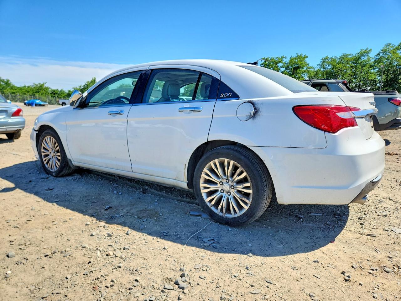 2013 Chrysler 200 Limited White vin: 1C3CCBCG4DN503990