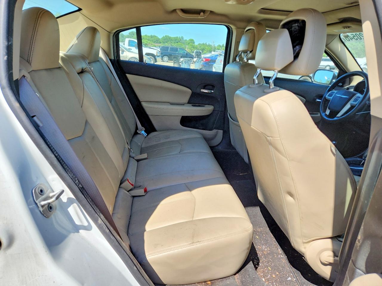 2013 Chrysler 200 Limited White vin: 1C3CCBCG4DN503990