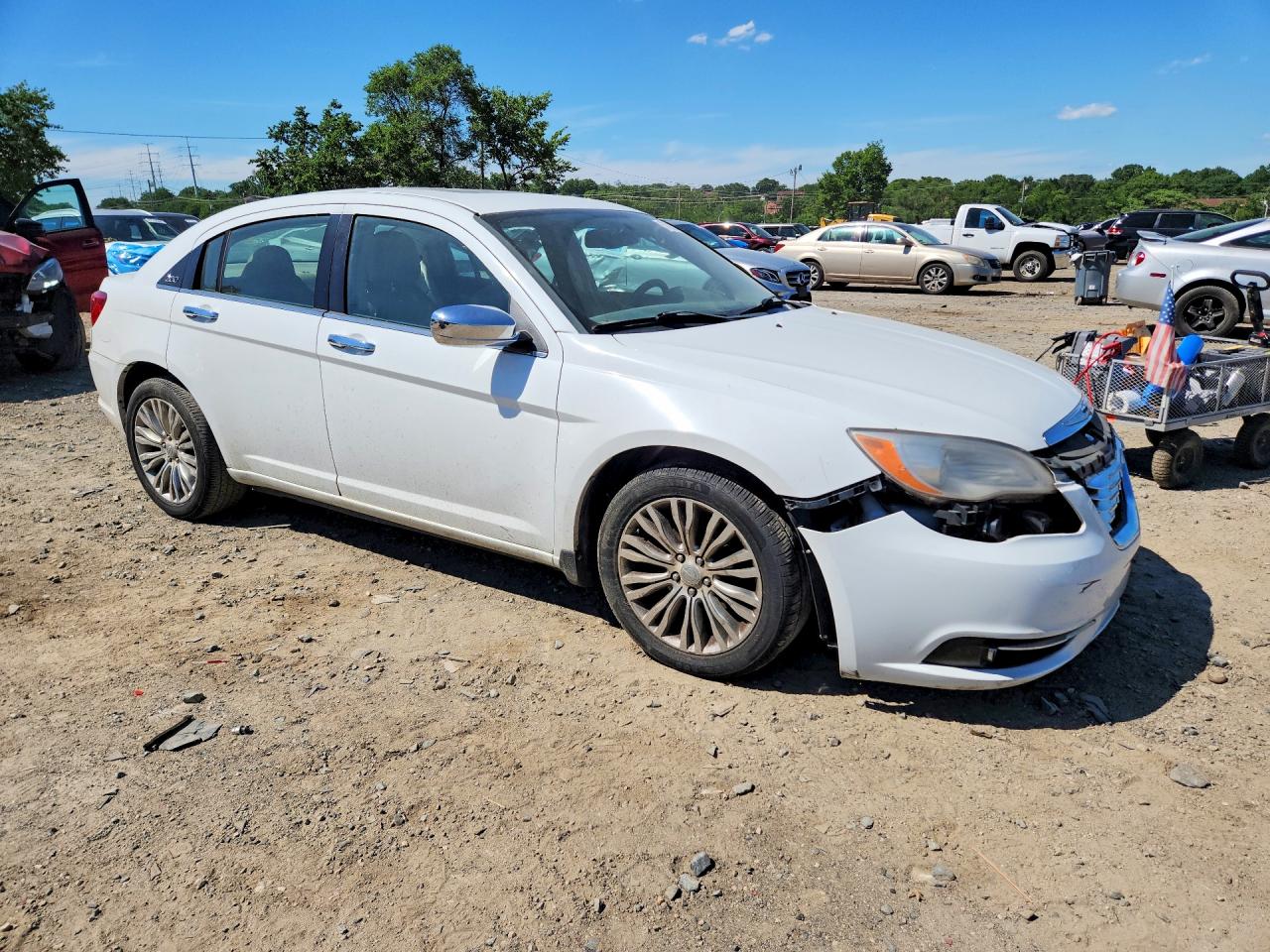 2013 Chrysler 200 Limited White vin: 1C3CCBCG4DN503990