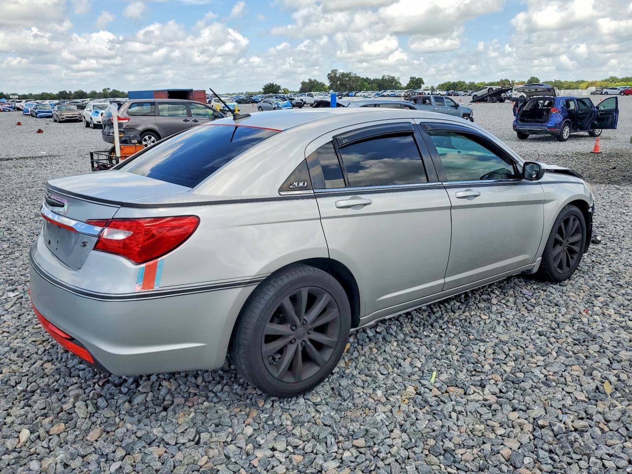 2013 Chrysler 200 Limited Silver vin: 1C3CCBCG4DN706488
