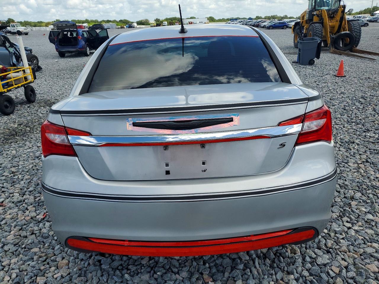 2013 Chrysler 200 Limited Silver vin: 1C3CCBCG4DN706488