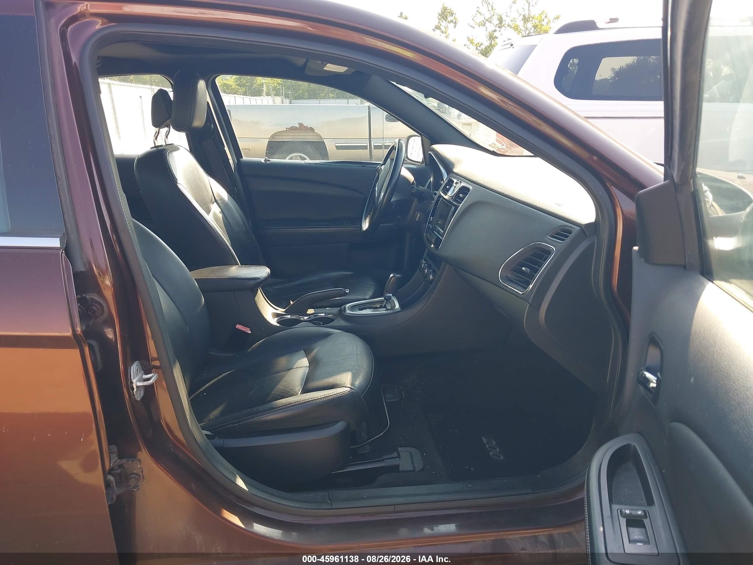 2012 Chrysler 200 Limited Фиолетовый vin: 1C3CCBCG5CN266652