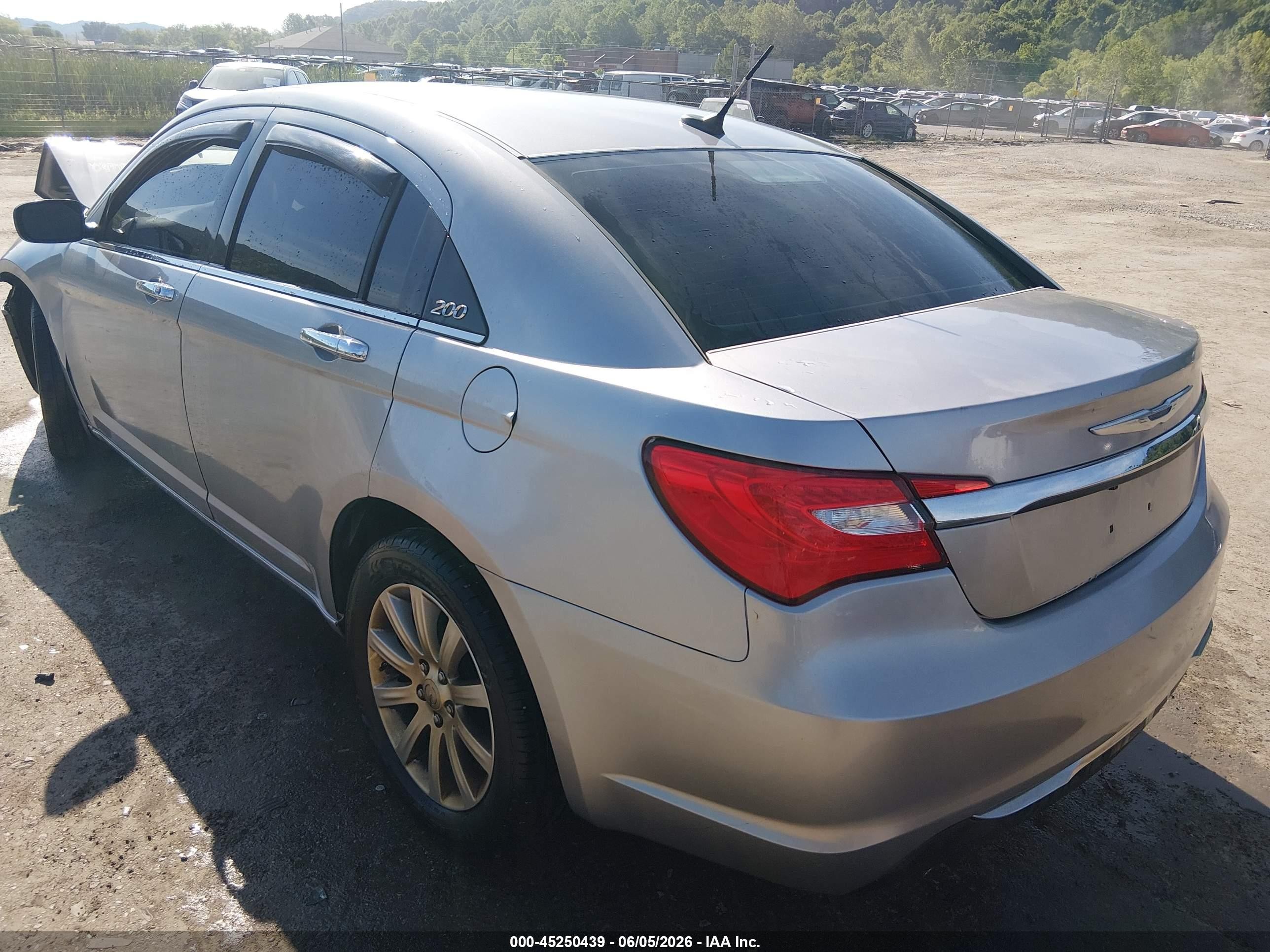 2013 Chrysler 200 Limited Silver vin: 1C3CCBCG5DN510091