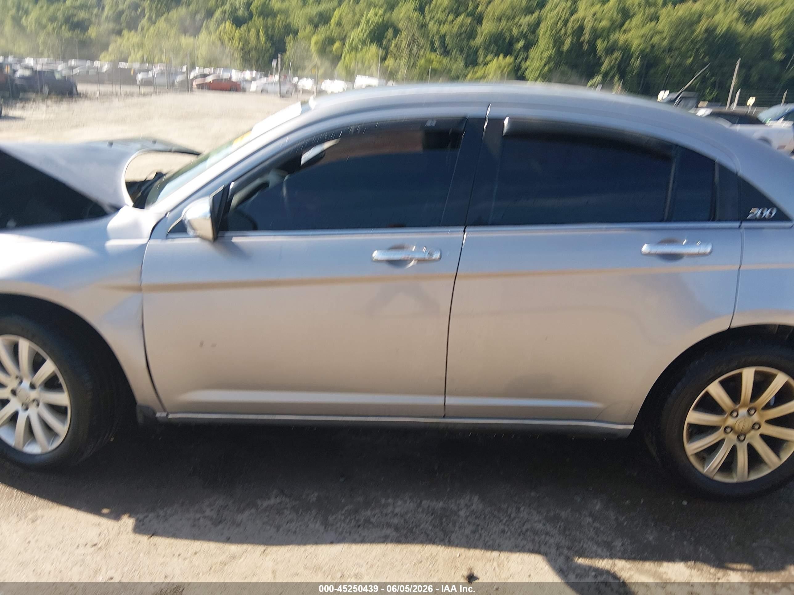 2013 Chrysler 200 Limited Silver vin: 1C3CCBCG5DN510091