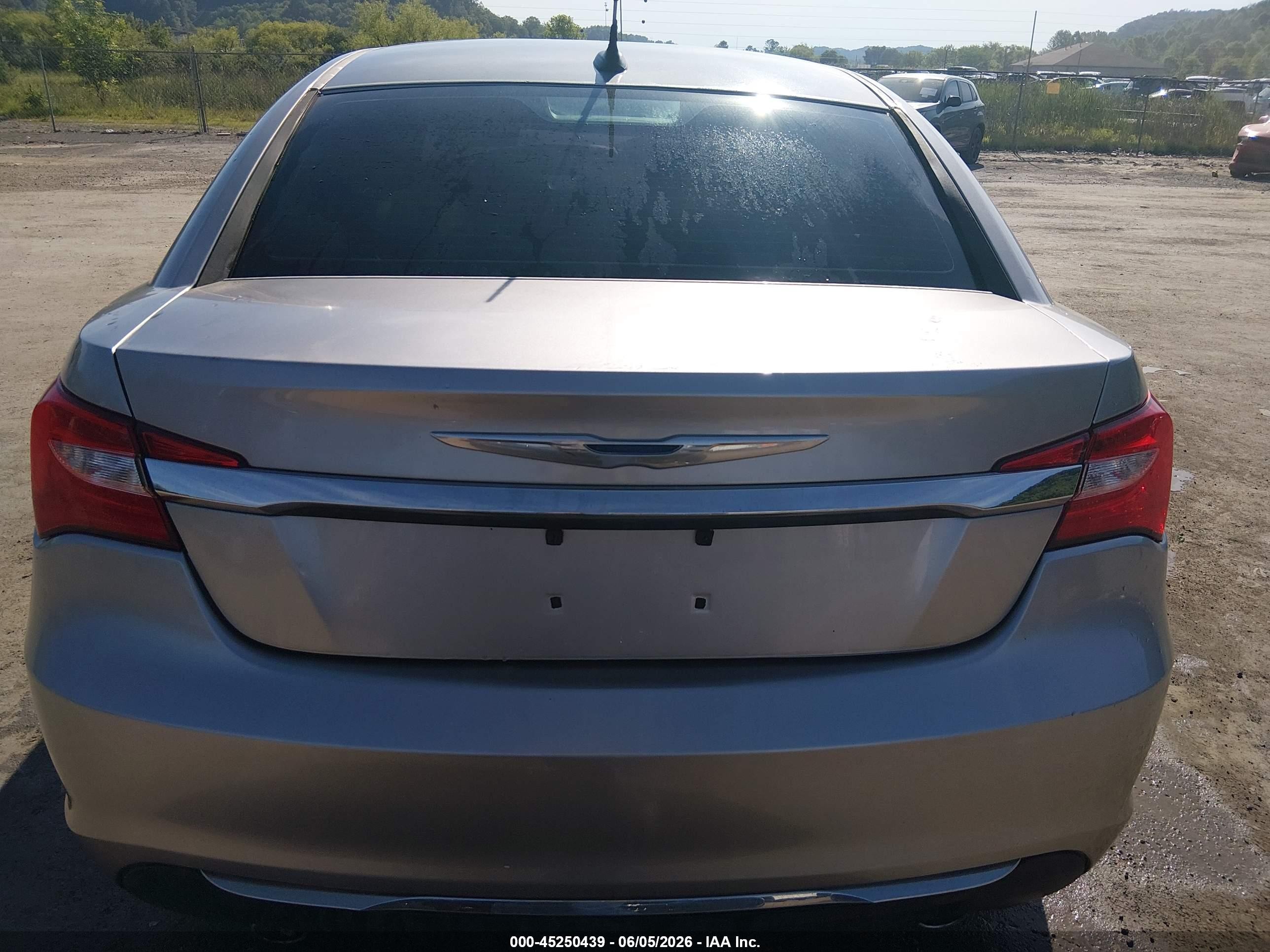 2013 Chrysler 200 Limited Silver vin: 1C3CCBCG5DN510091
