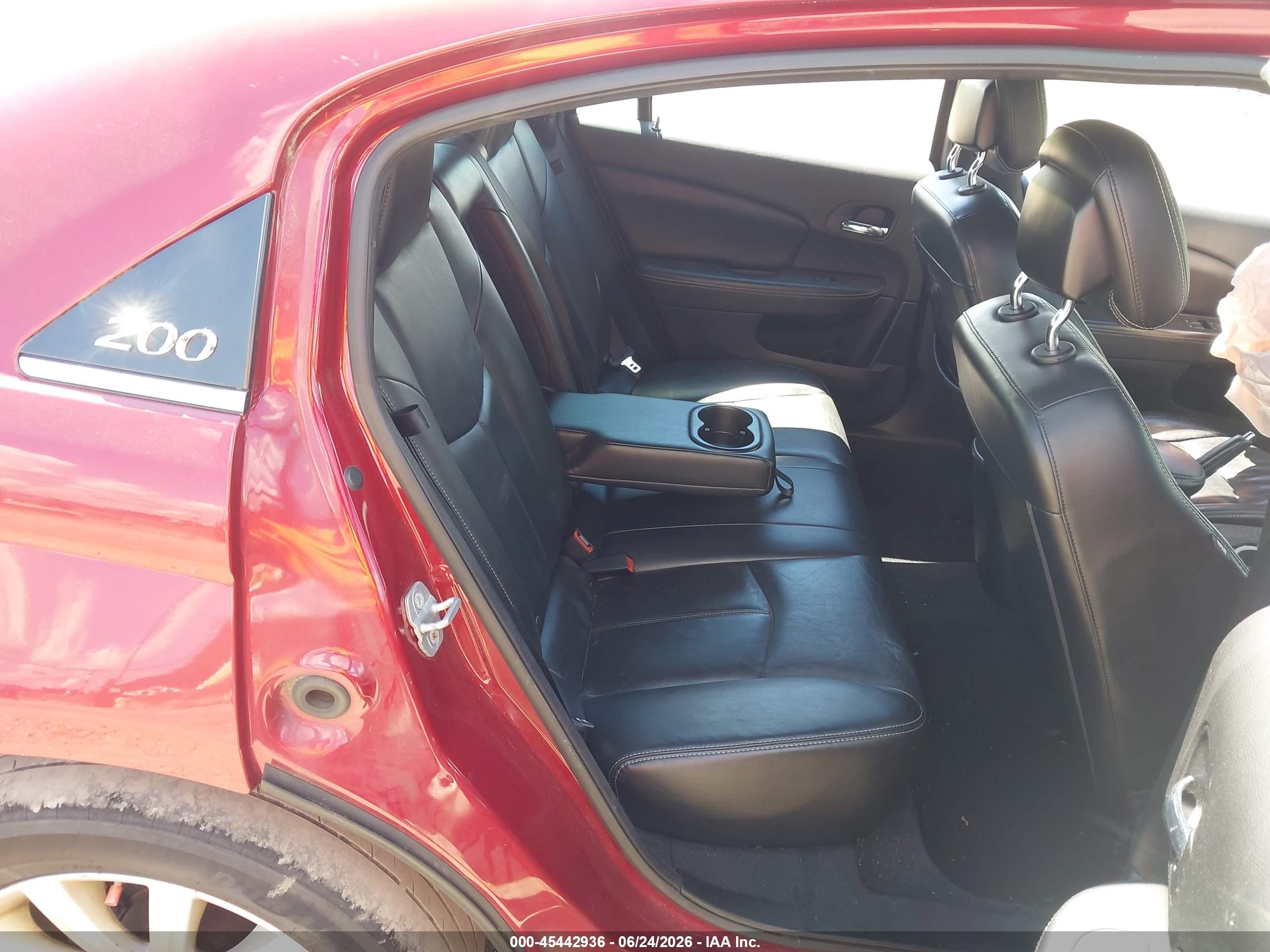 2013 Chrysler 200 Limited Red vin: 1C3CCBCG5DN523830