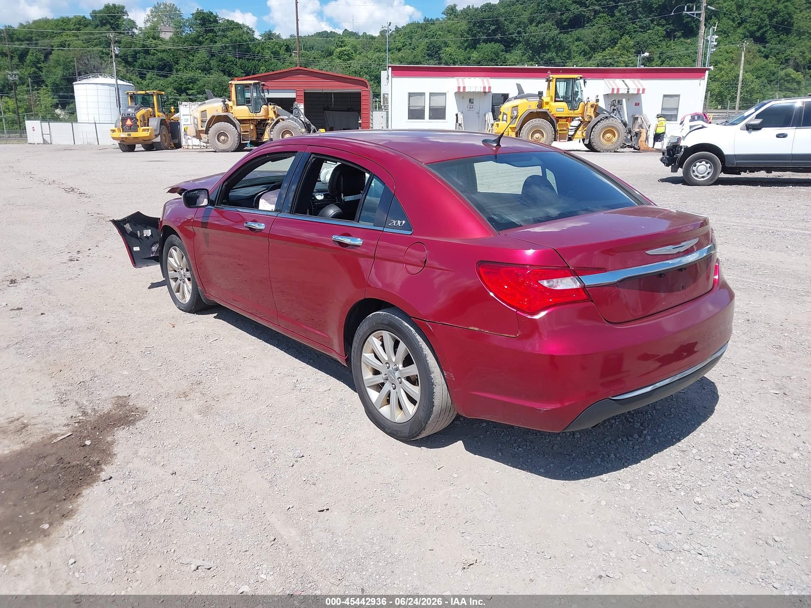 2013 Chrysler 200 Limited Red vin: 1C3CCBCG5DN523830