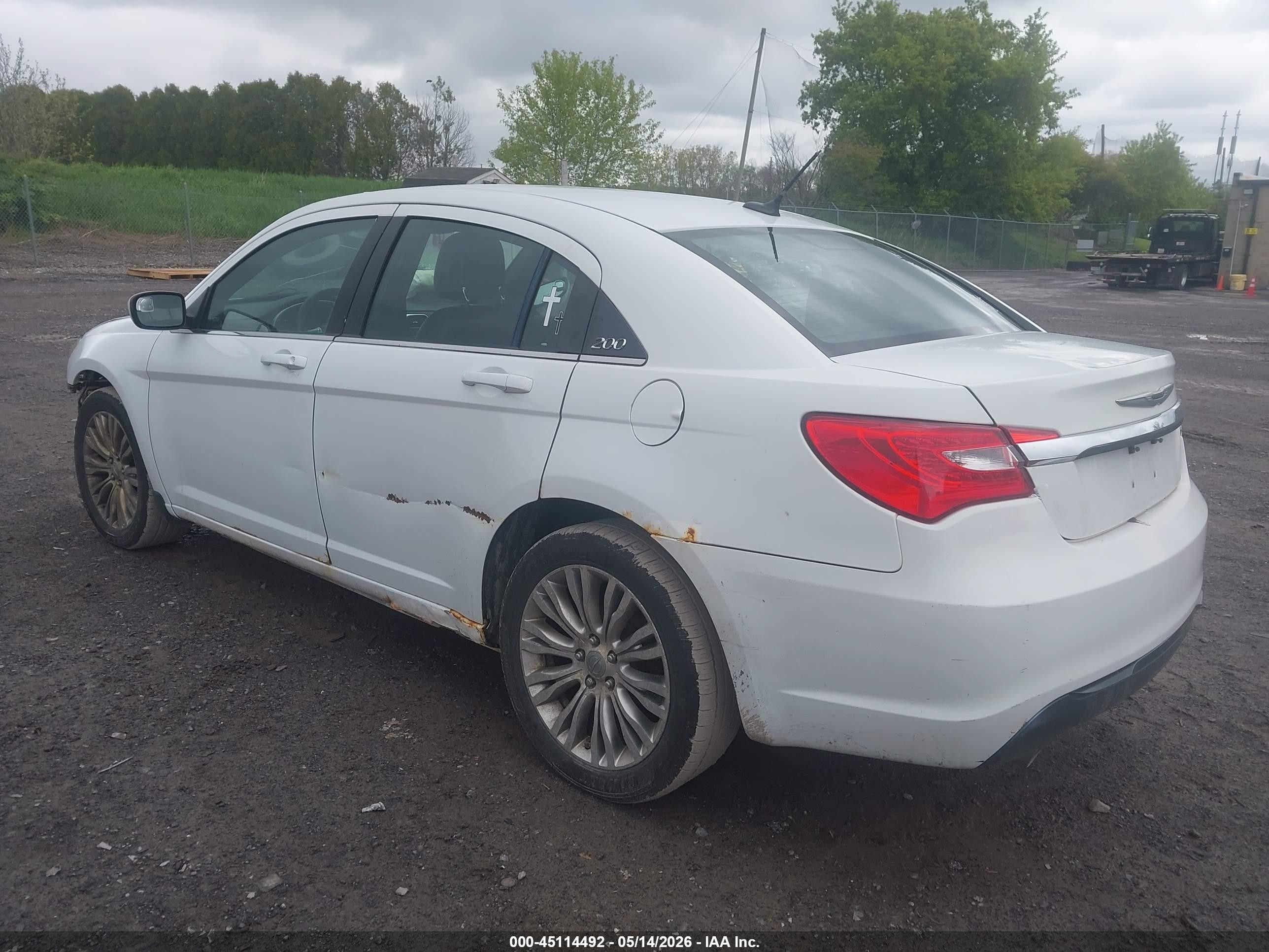 2013 Chrysler 200 Limited White vin: 1C3CCBCG5DN524184