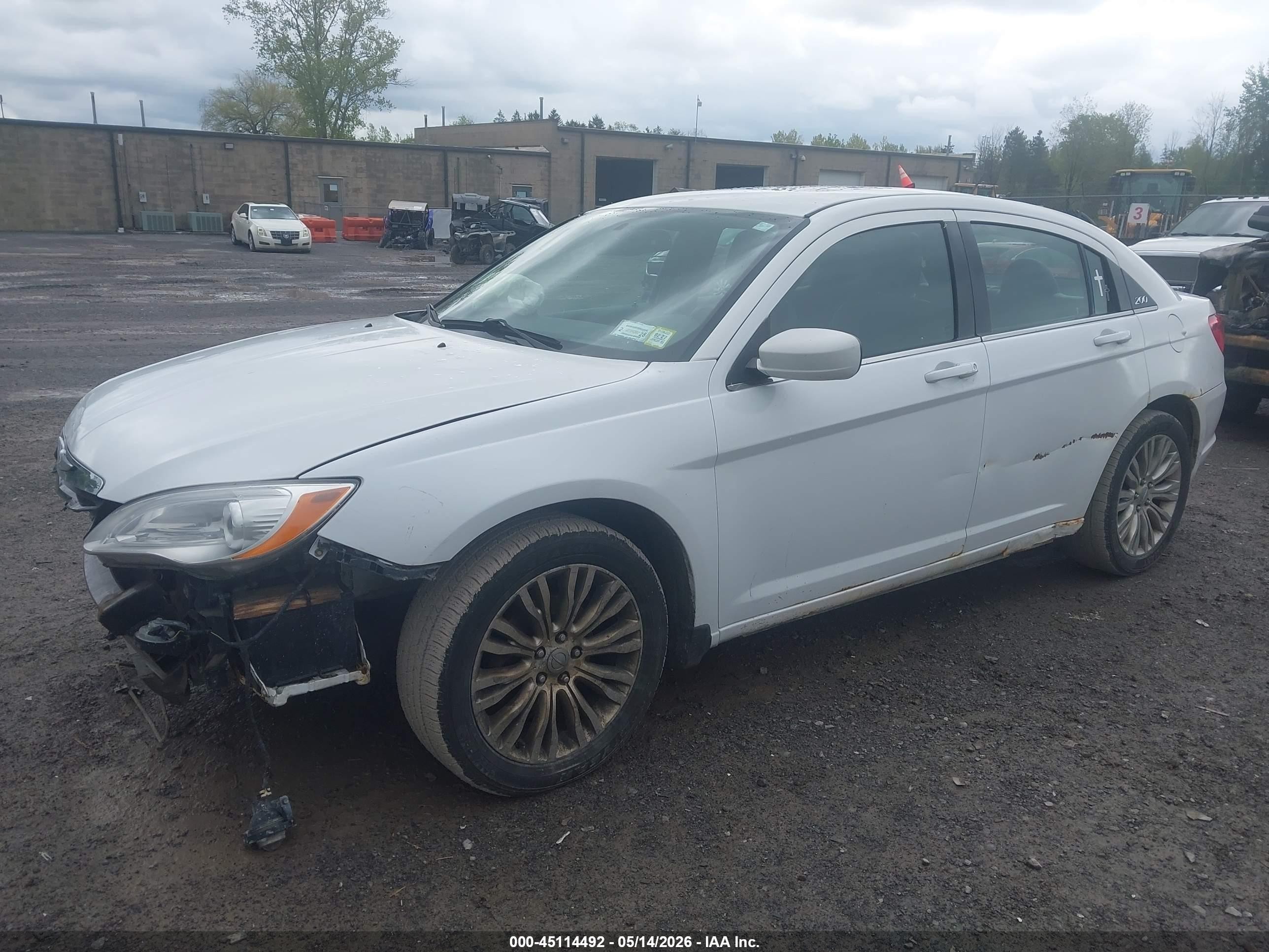 2013 Chrysler 200 Limited White vin: 1C3CCBCG5DN524184