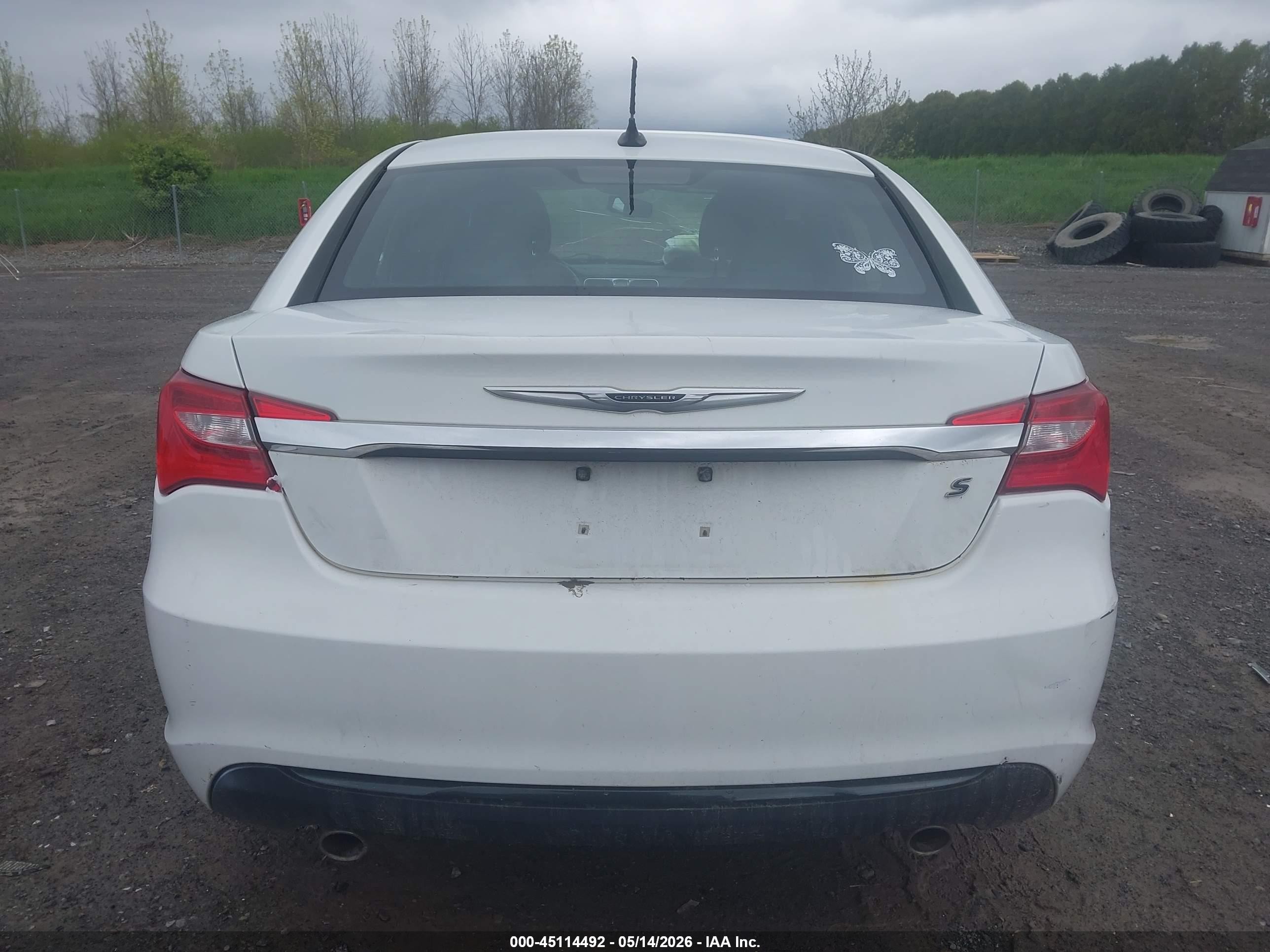2013 Chrysler 200 Limited White vin: 1C3CCBCG5DN524184
