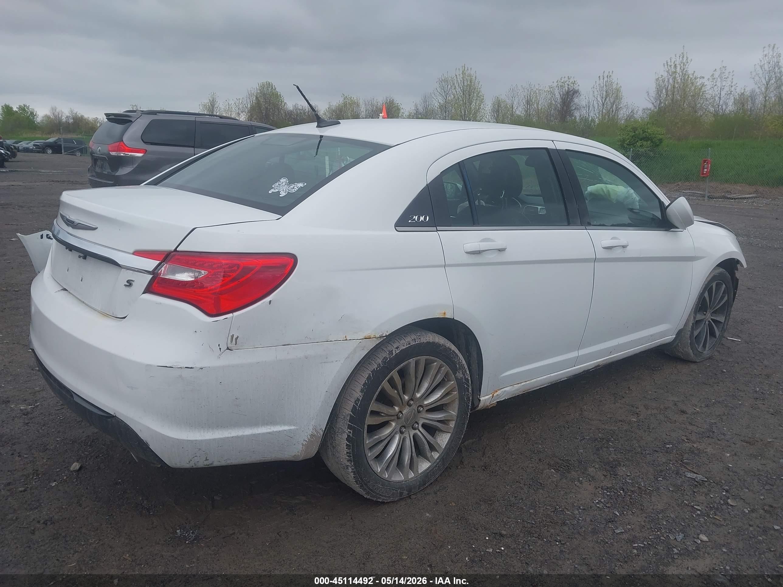 2013 Chrysler 200 Limited White vin: 1C3CCBCG5DN524184