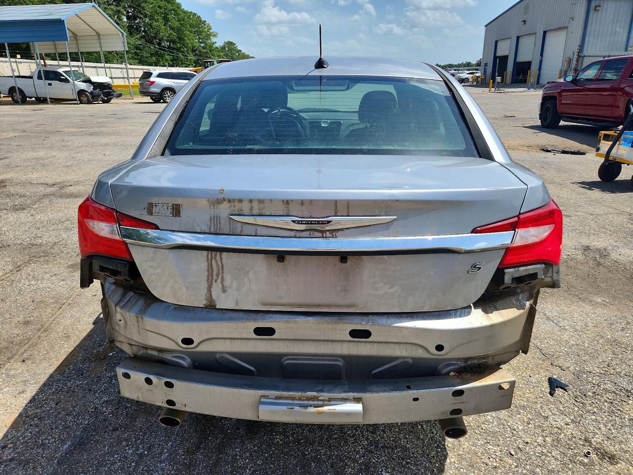 2014 Chrysler 200 Limited Silver vin: 1C3CCBCG5EN136115