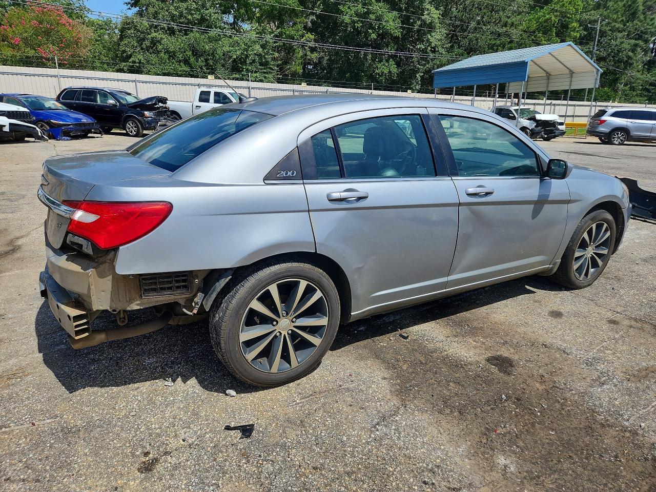 2014 Chrysler 200 Limited Silver vin: 1C3CCBCG5EN136115