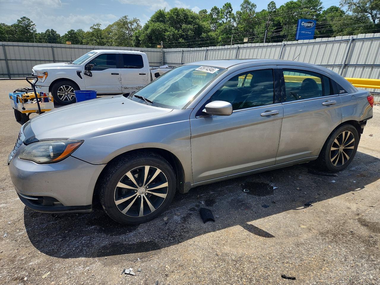 2014 Chrysler 200 Limited Silver vin: 1C3CCBCG5EN136115