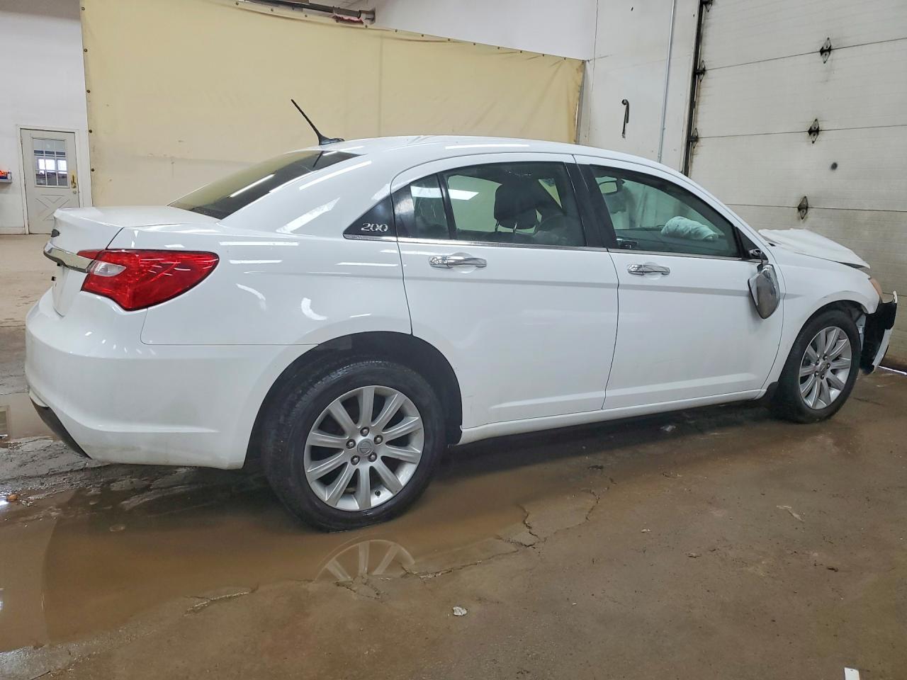 2014 Chrysler 200 Limited White vin: 1C3CCBCG5EN151990