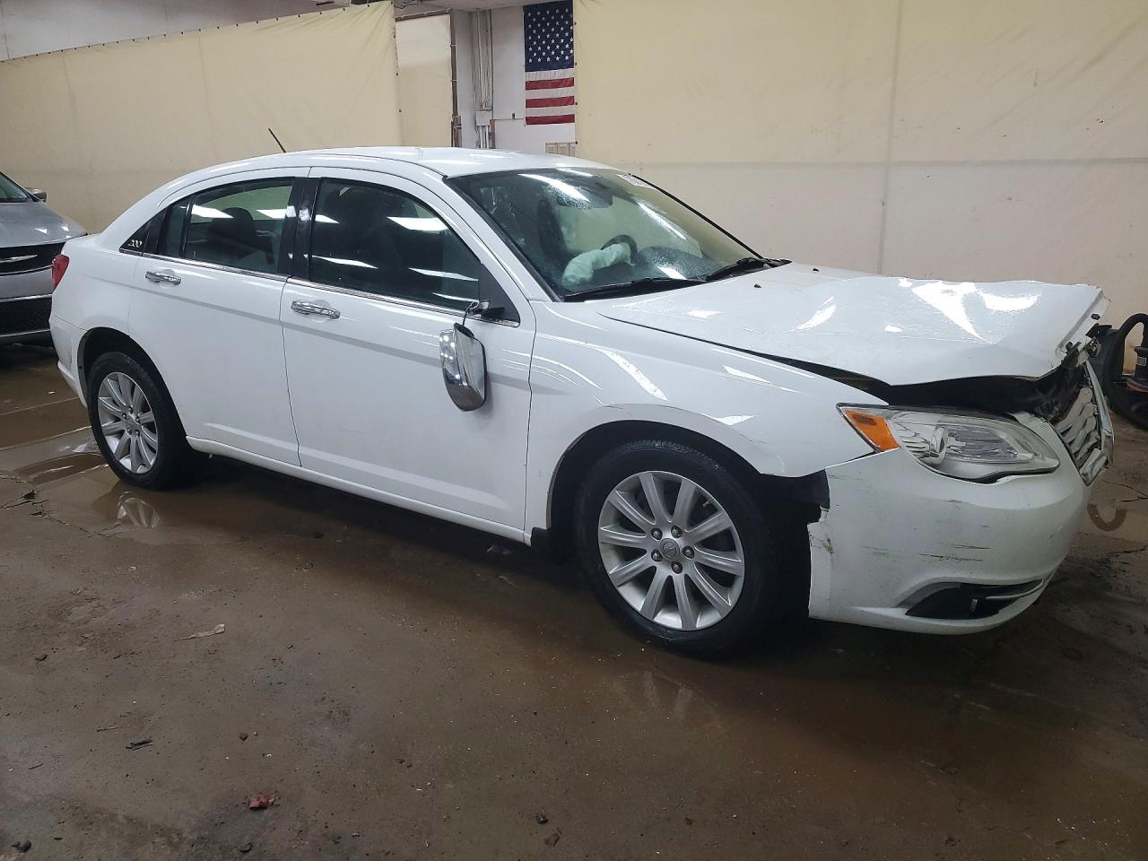2014 Chrysler 200 Limited White vin: 1C3CCBCG5EN151990
