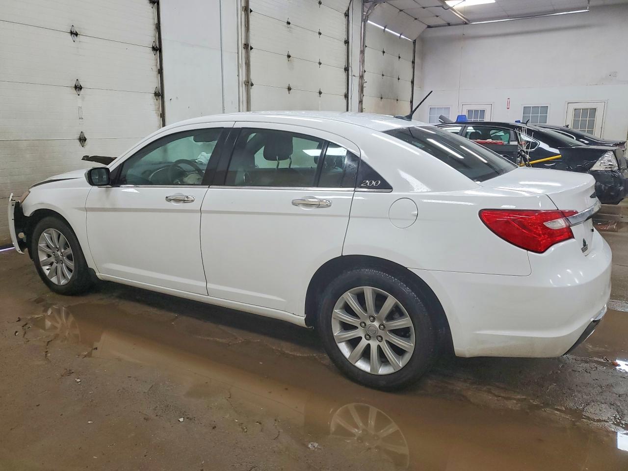 2014 Chrysler 200 Limited White vin: 1C3CCBCG5EN151990